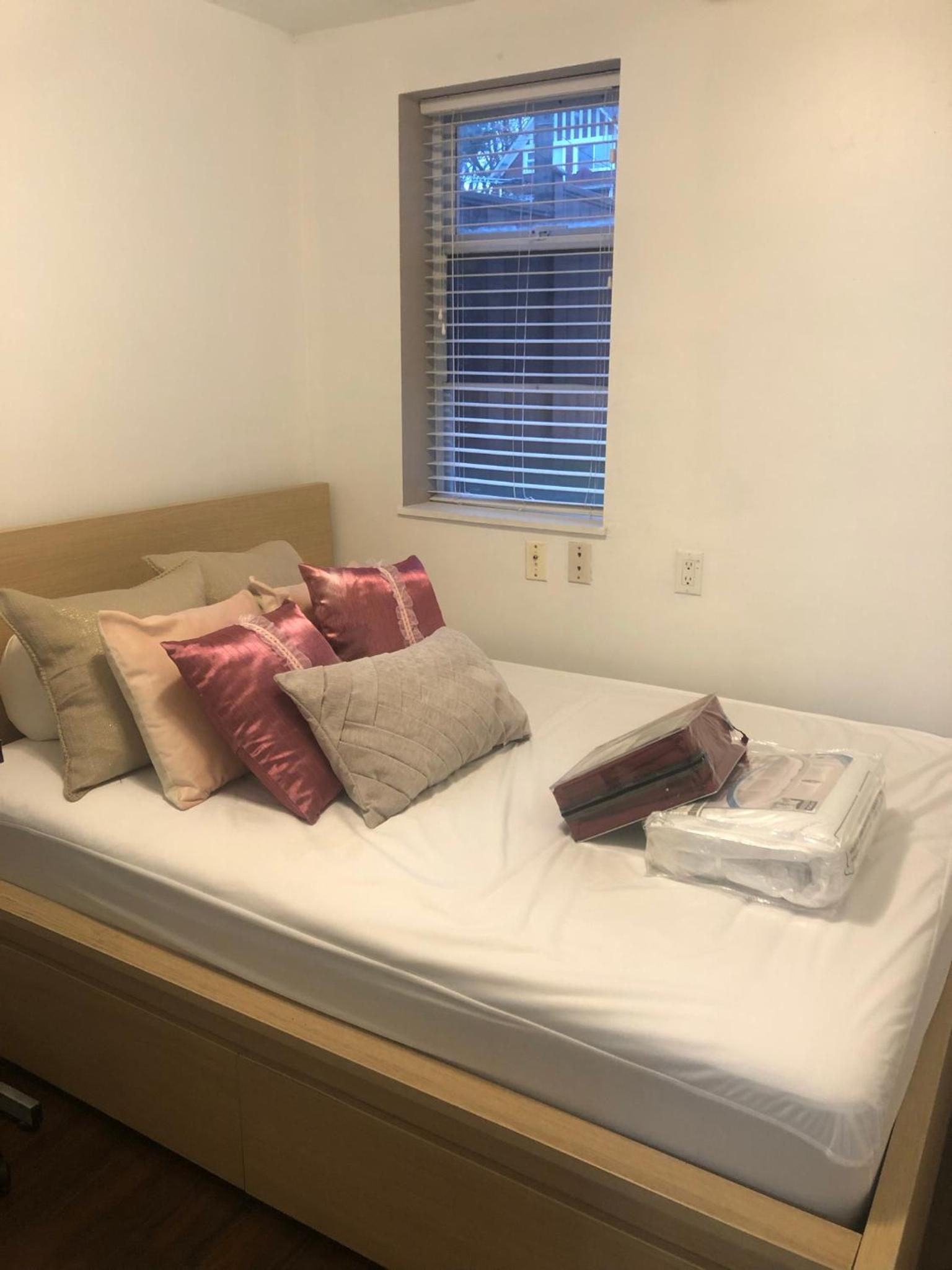 Double Room with Shared Bathroom photo 3