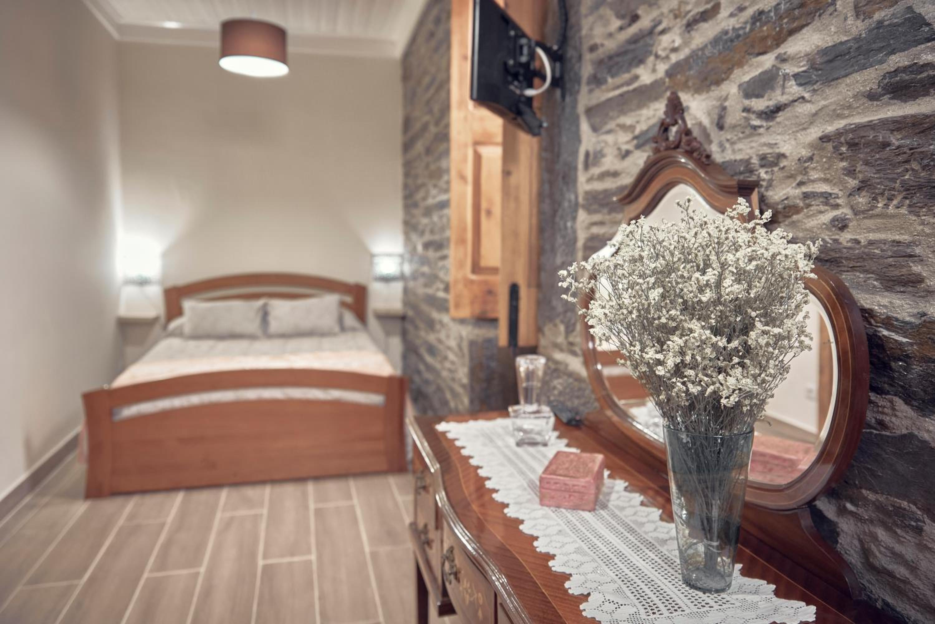 Two-Bedroom House - Photo 18