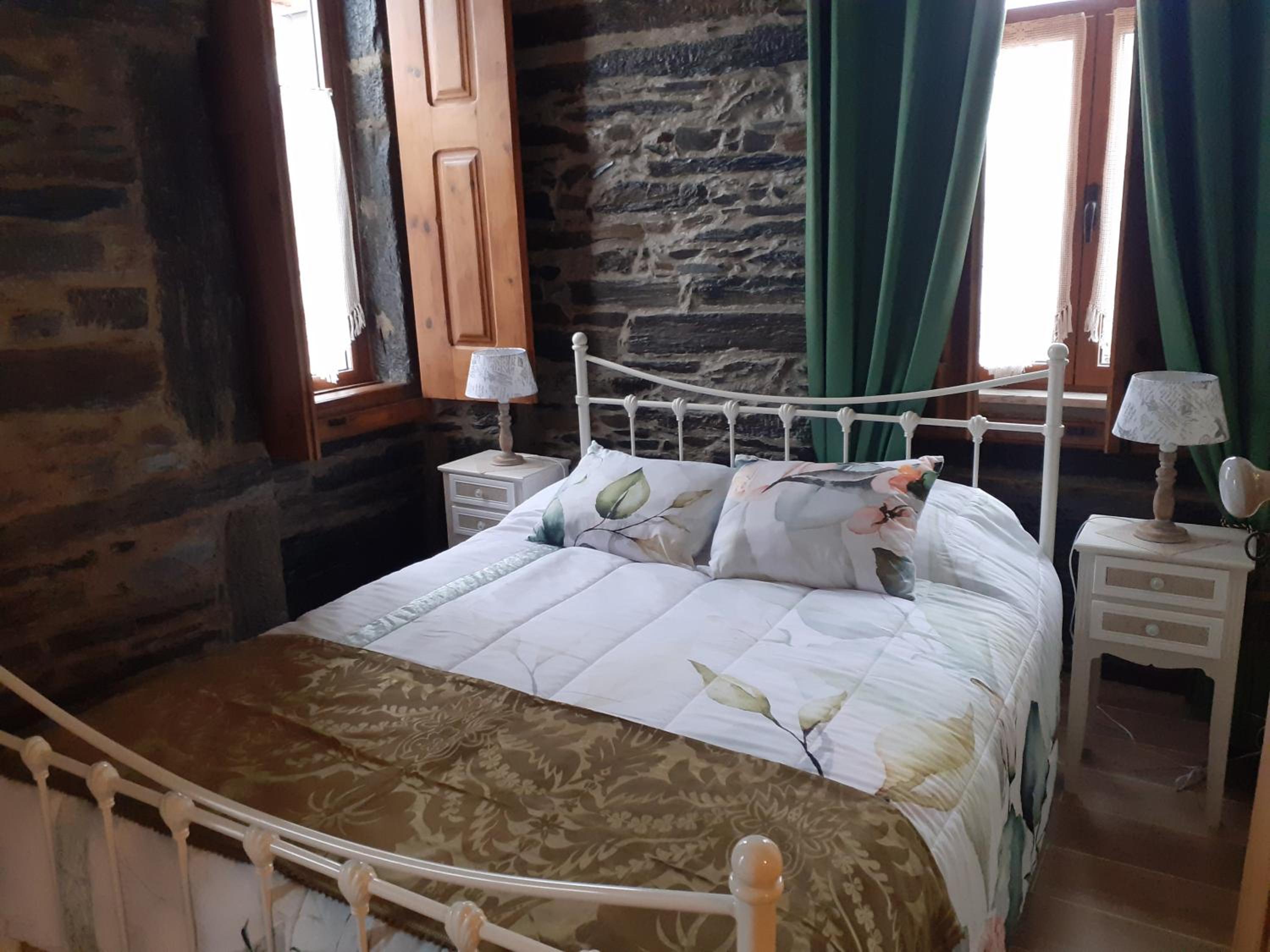 Two-Bedroom House - Photo 21