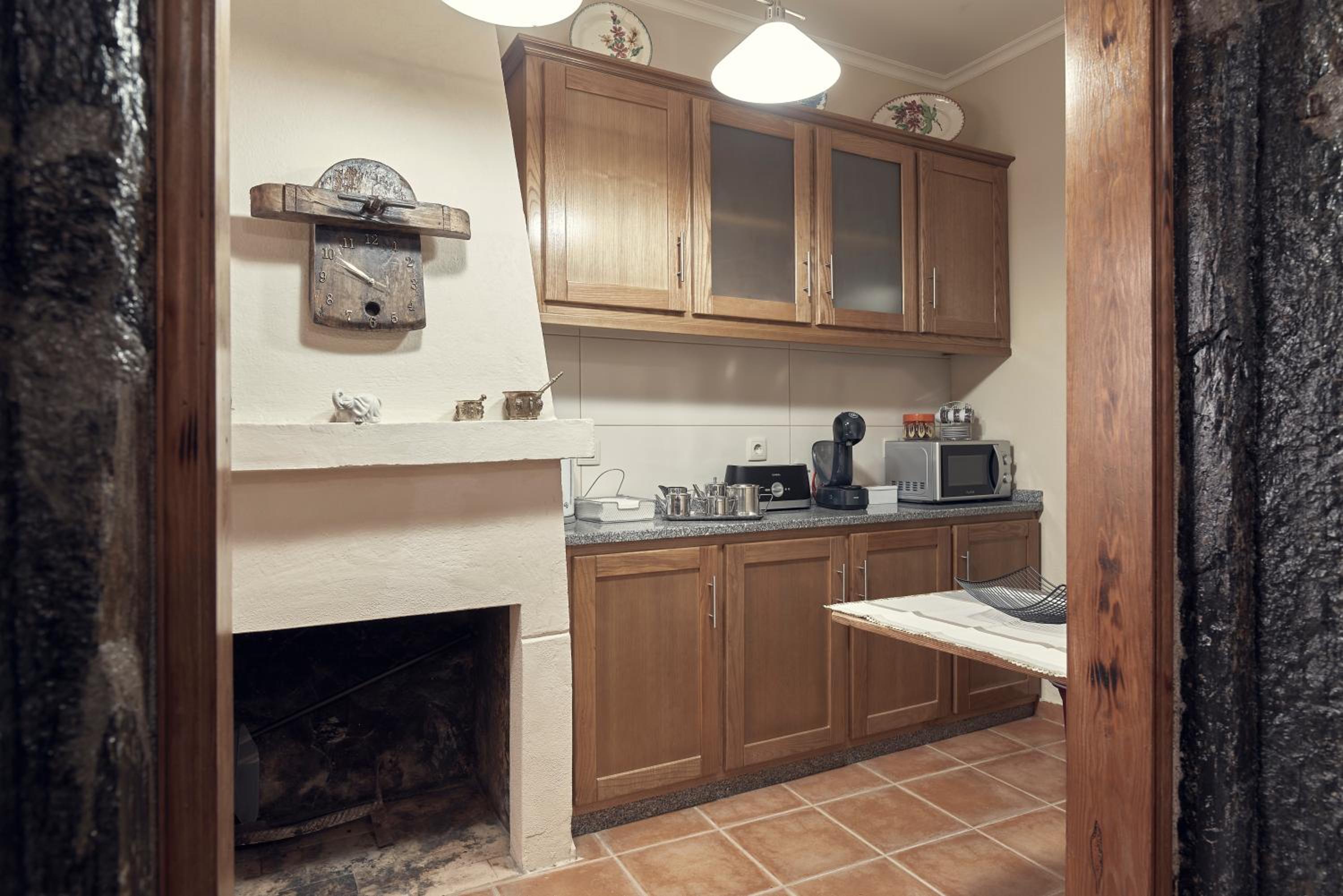 Two-Bedroom House - Photo 22