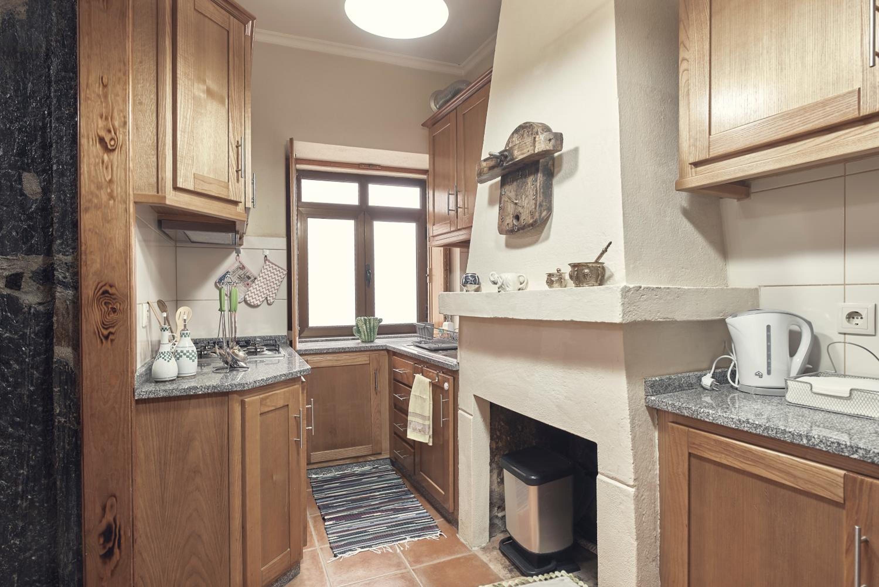 Two-Bedroom House - Photo 13