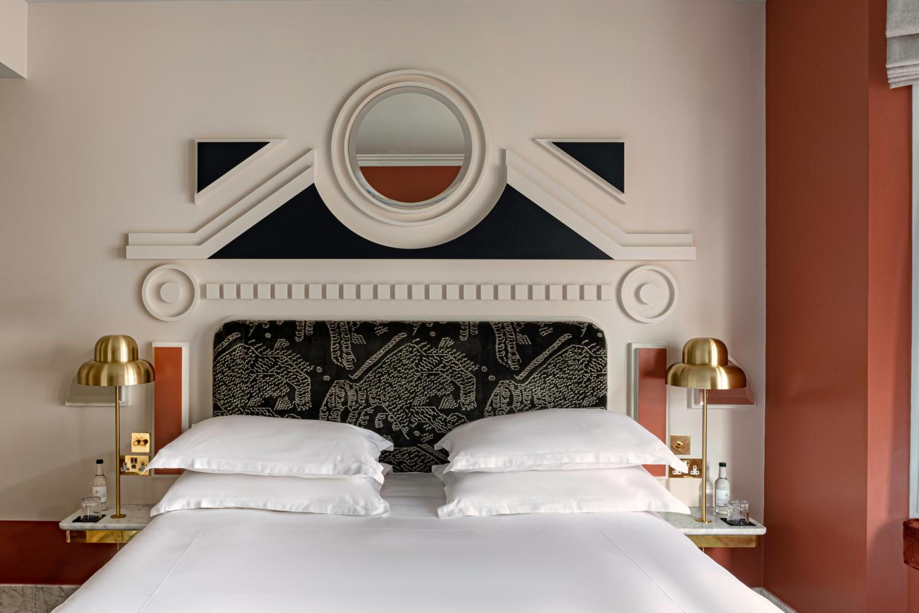 Superior Double or Twin Room thumbnail 5