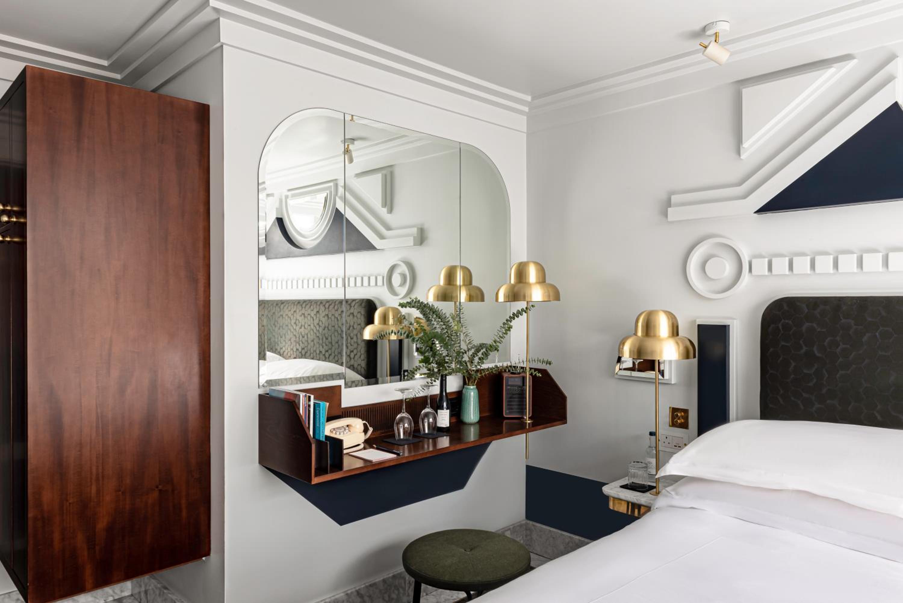 Superior King Room