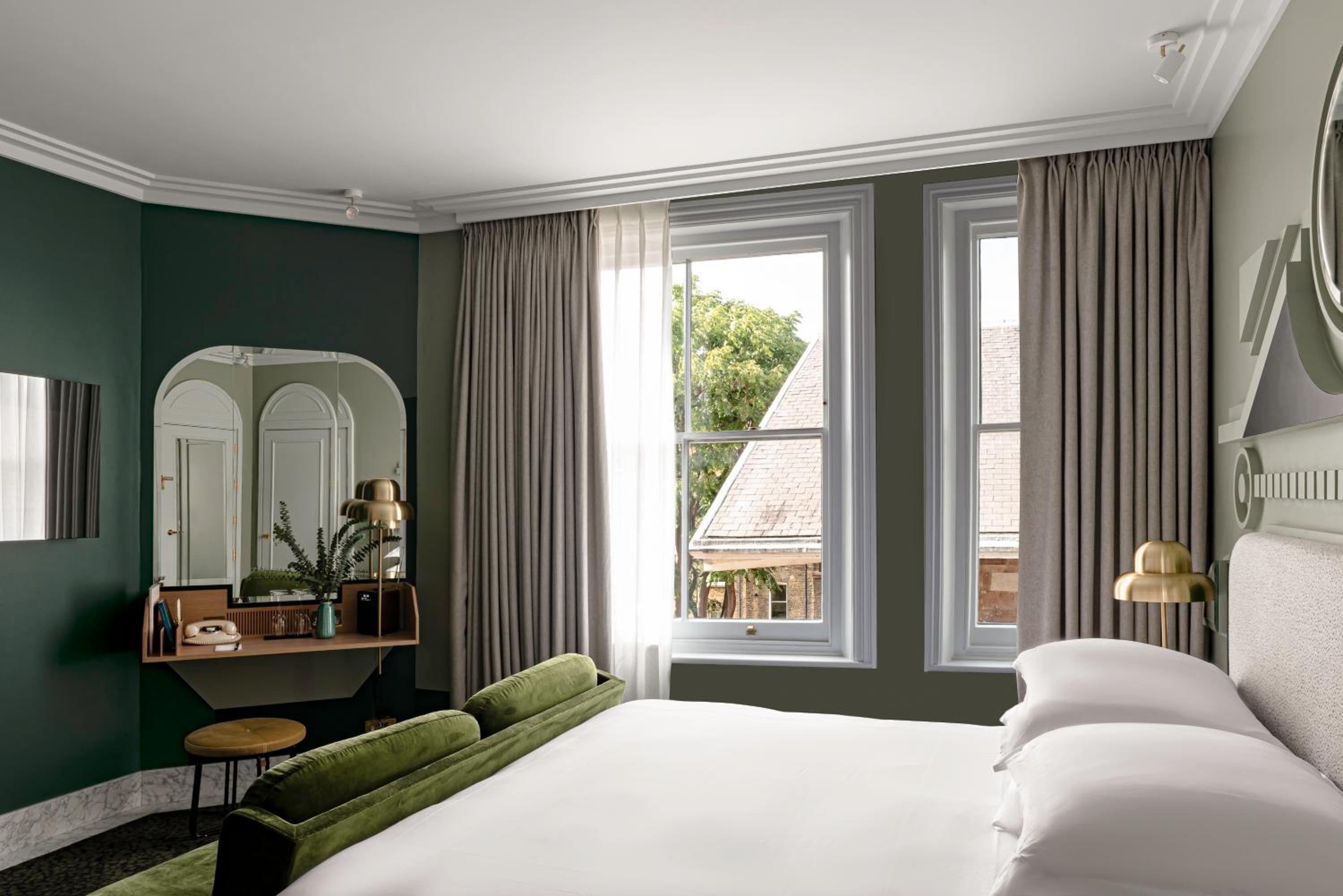 Deluxe Double or Twin Room with City View