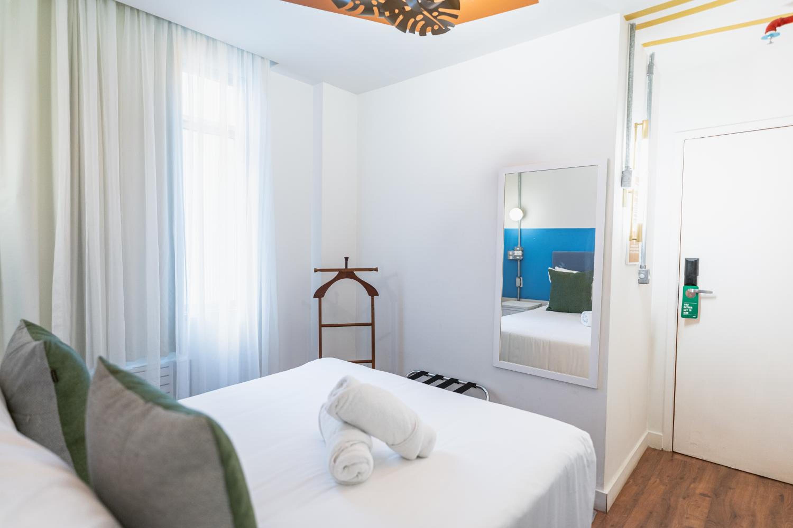 Small Room Shared Bathroom Ocean View photo 2
