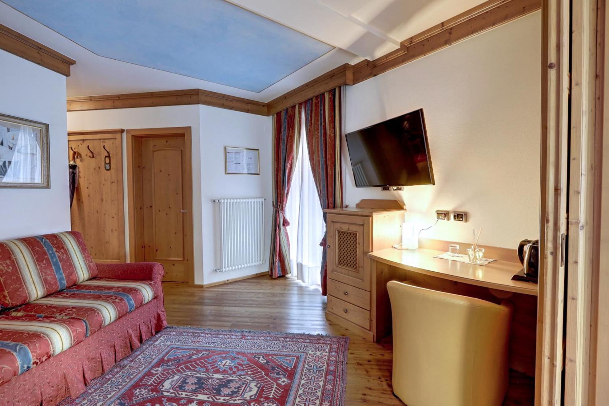 Suite with Balcony photo 3