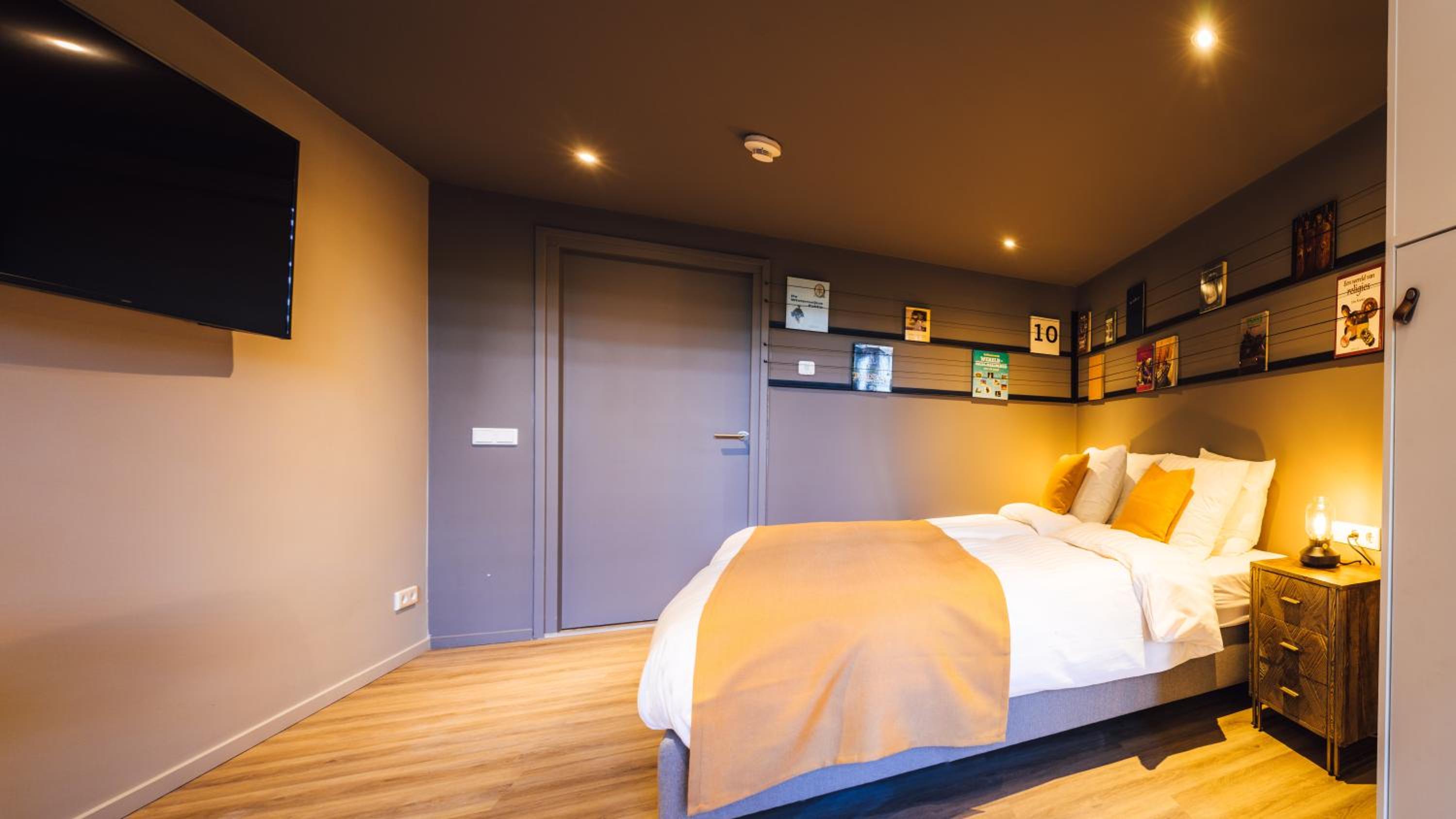 Large Twin Room - Photo 6