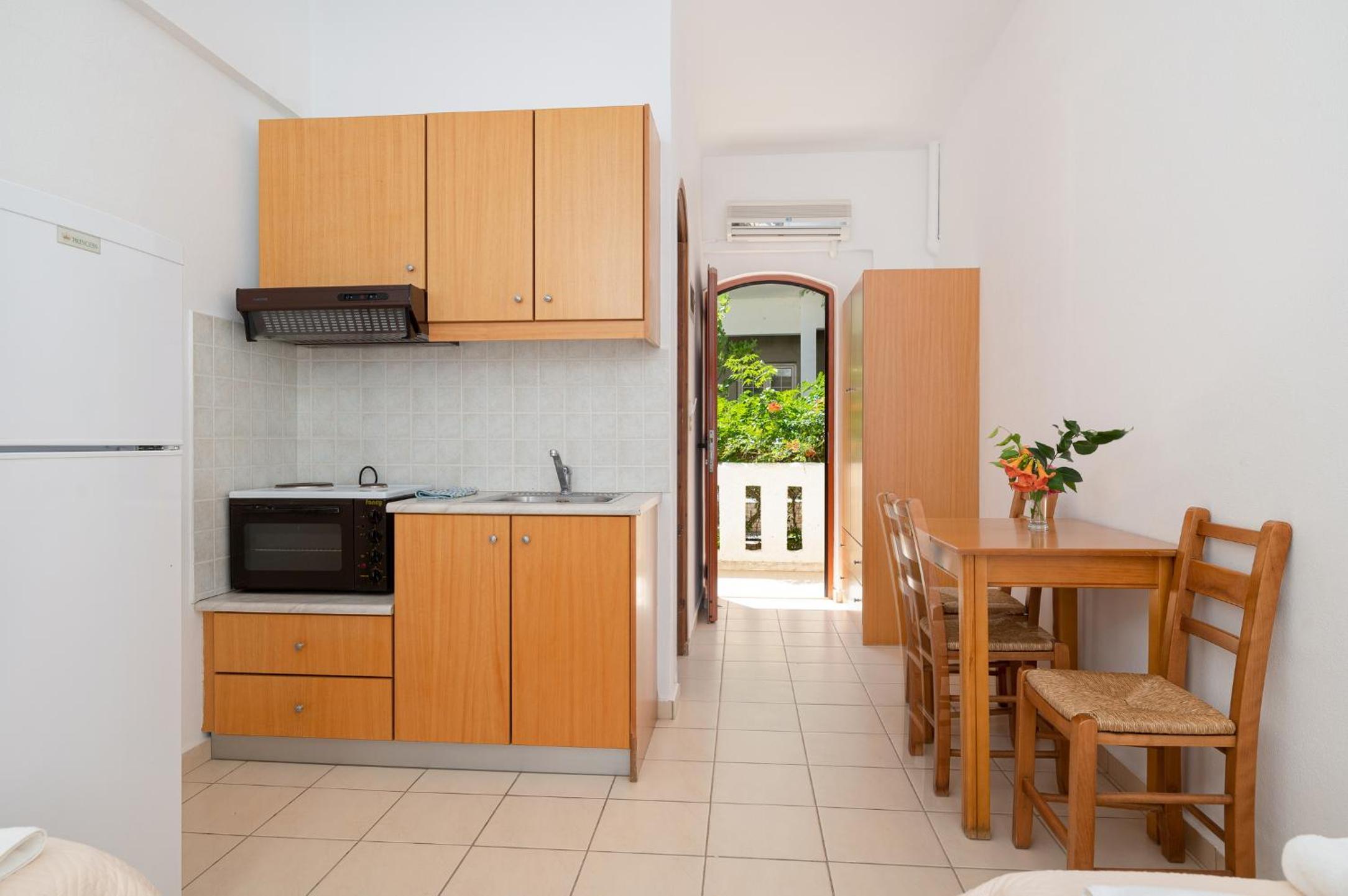 One-Bedroom Apartment photo 3