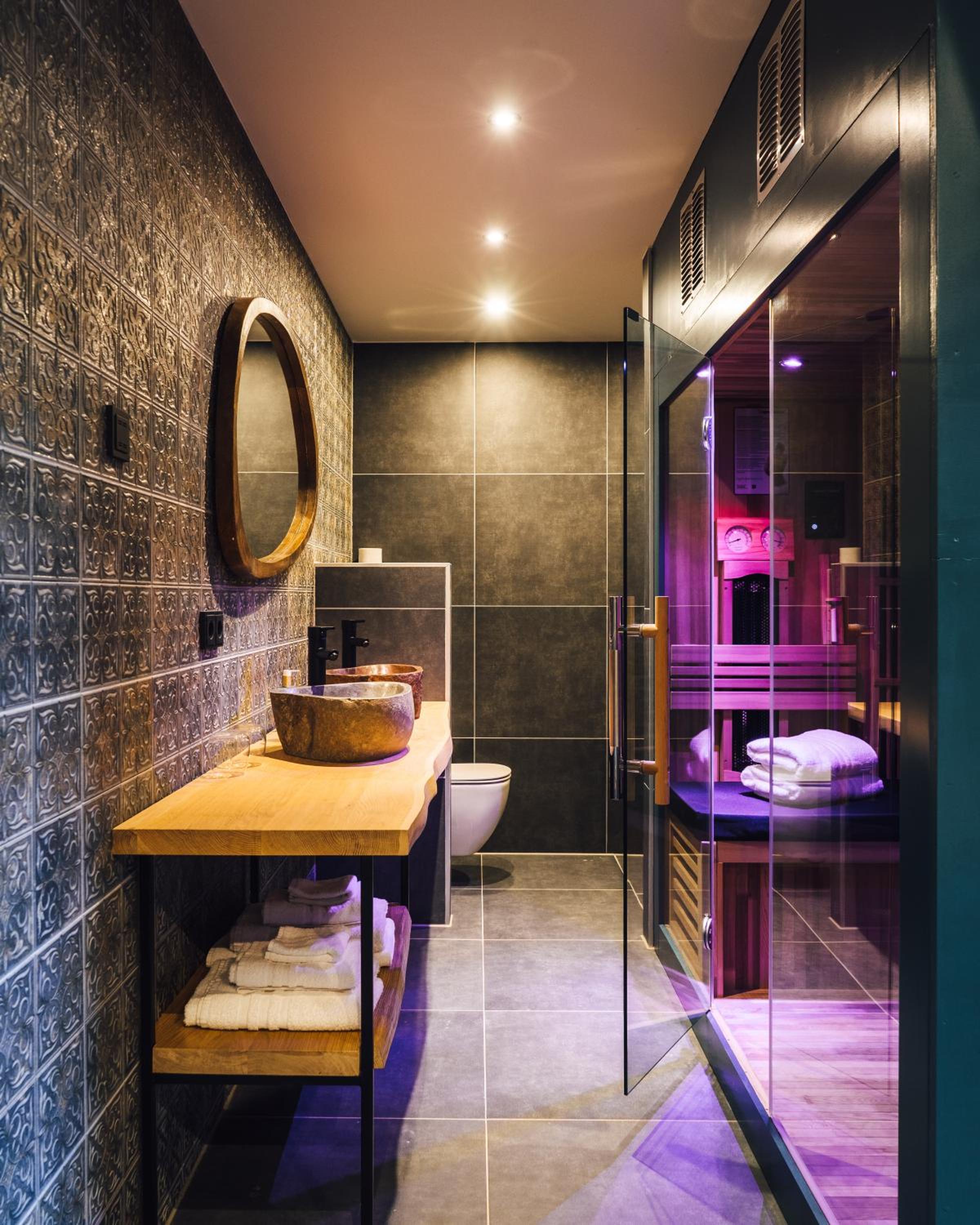 Suite with Sauna - Photo 7