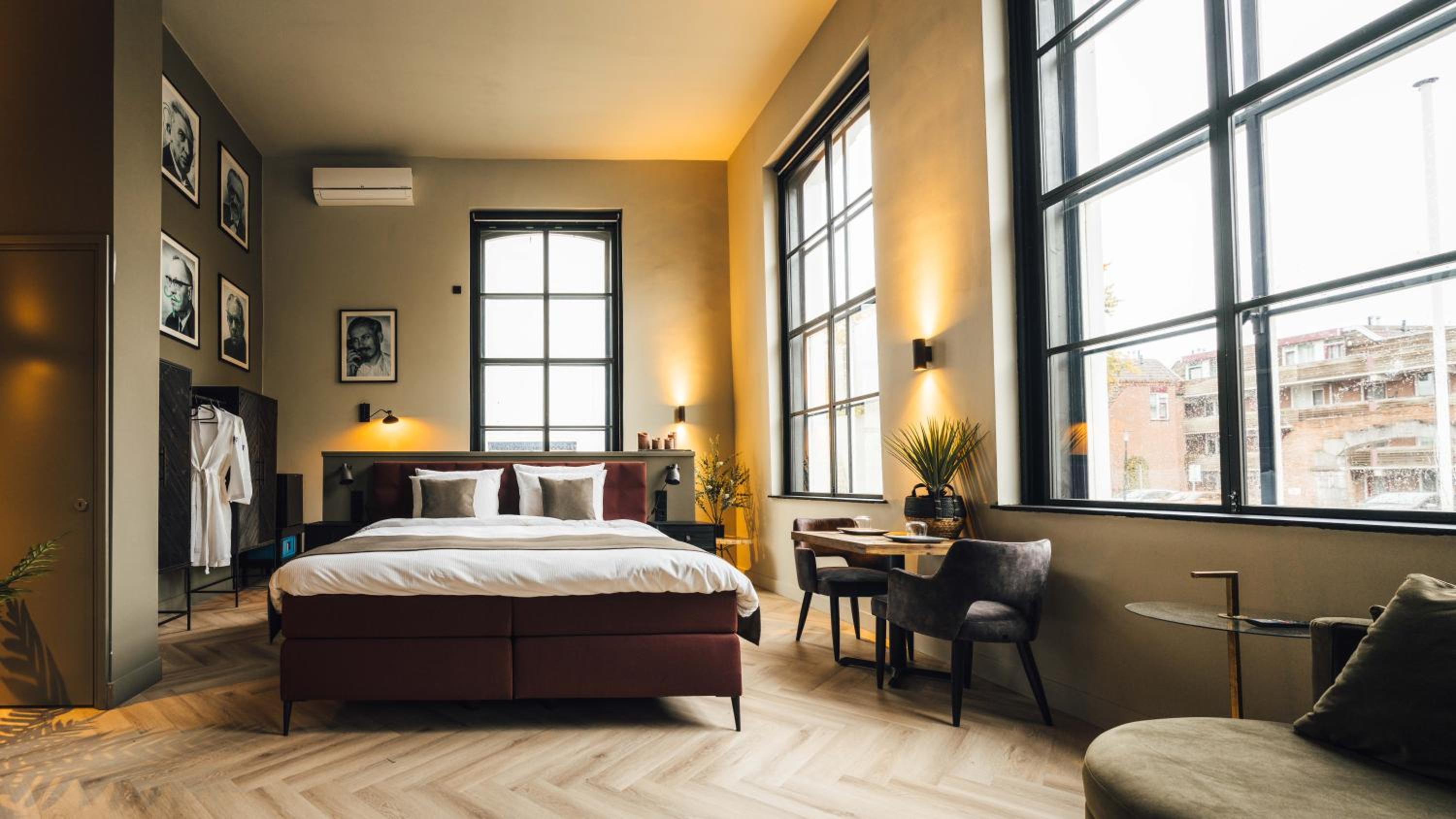 Deluxe King Suite - Photo 1