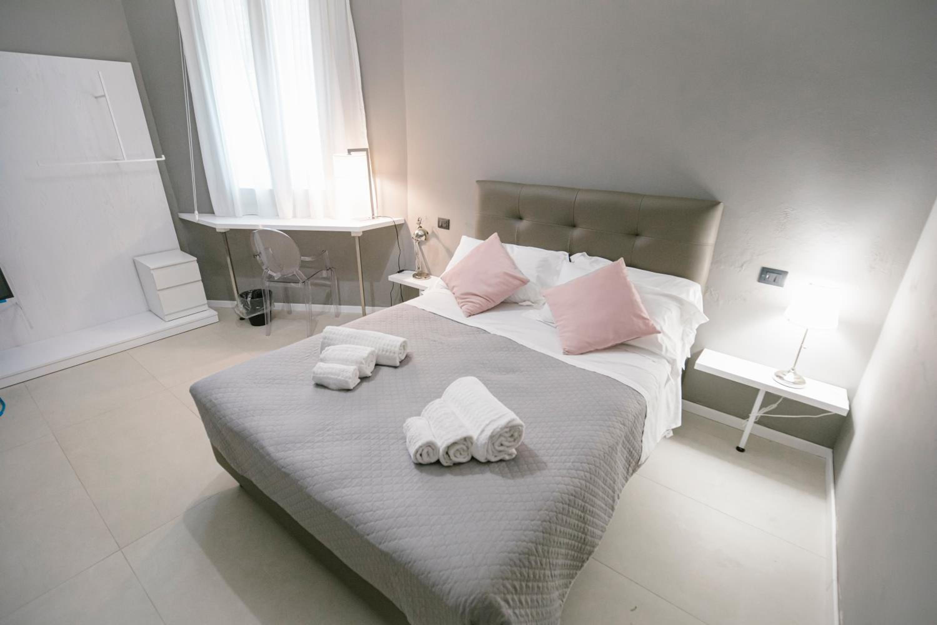 Suite - Photo 12