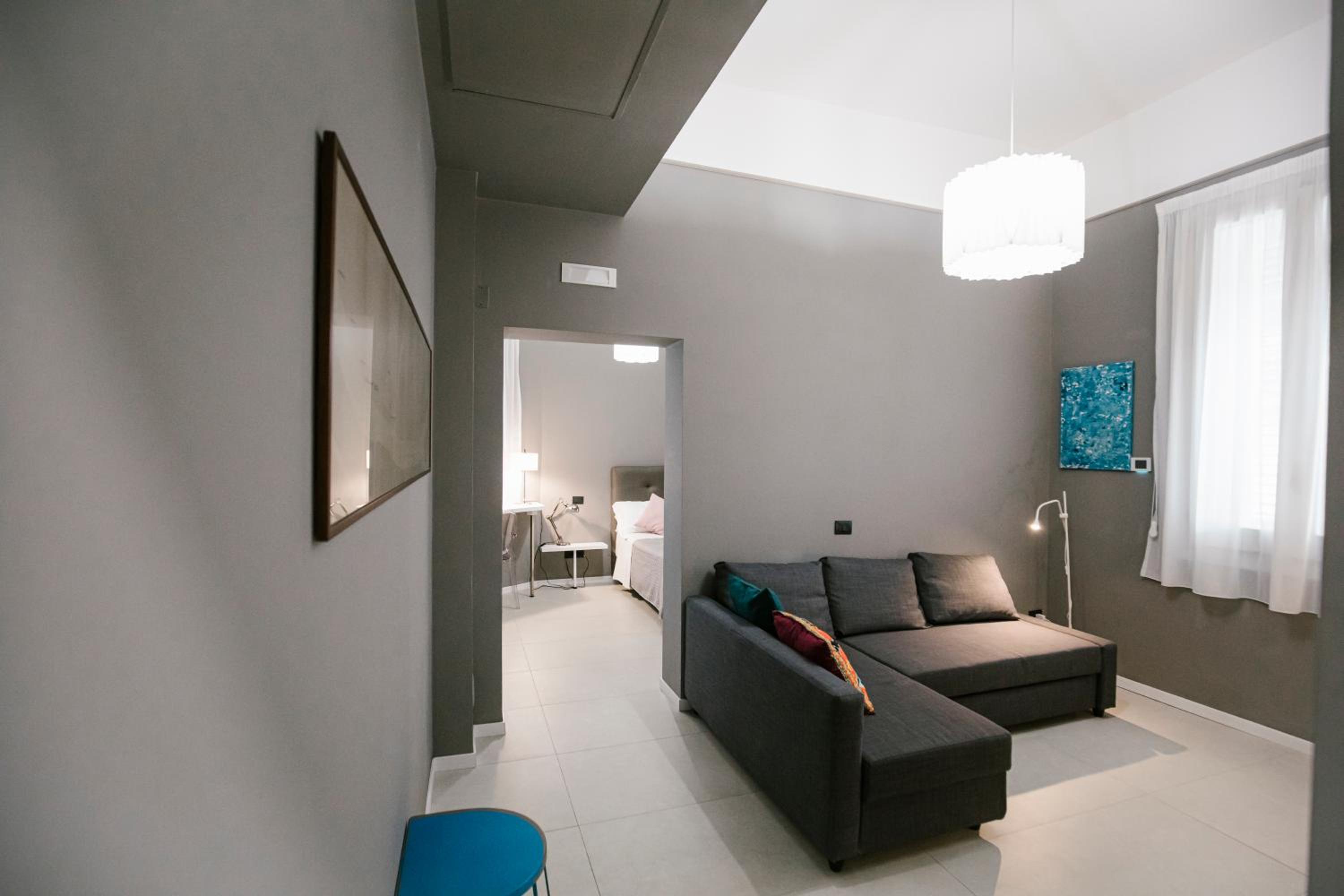 Suite - Photo 9