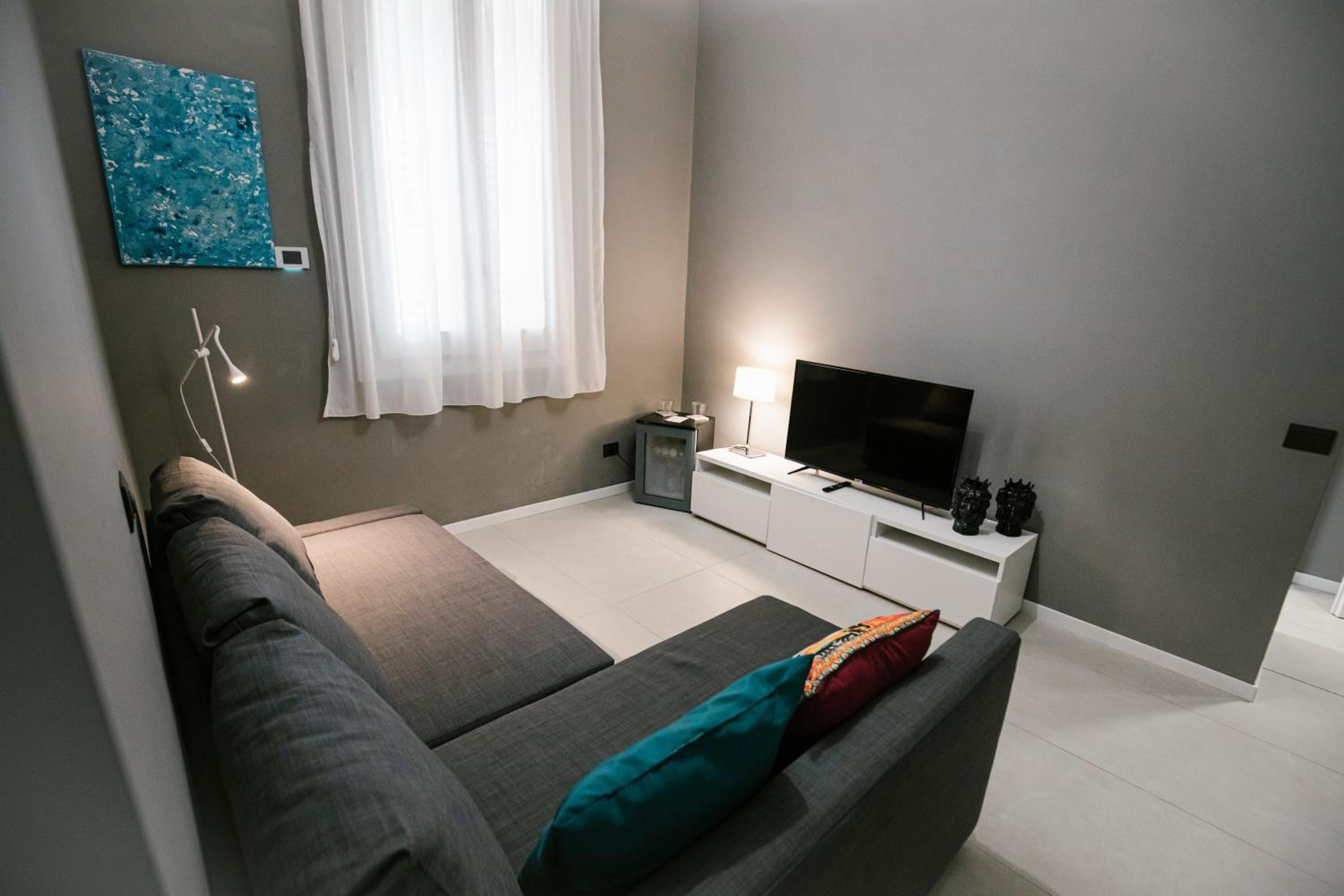 Suite - Photo 7