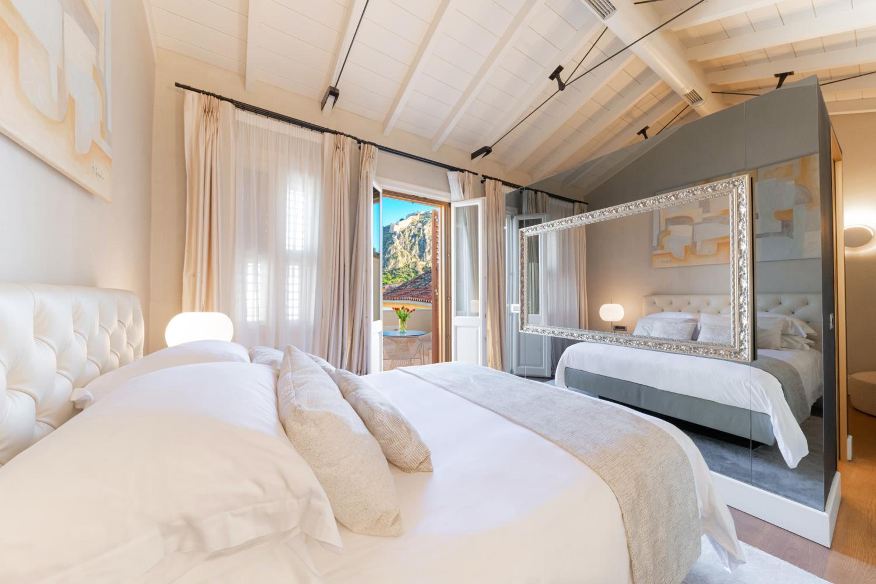 Deluxe Queen Suite - Photo 1