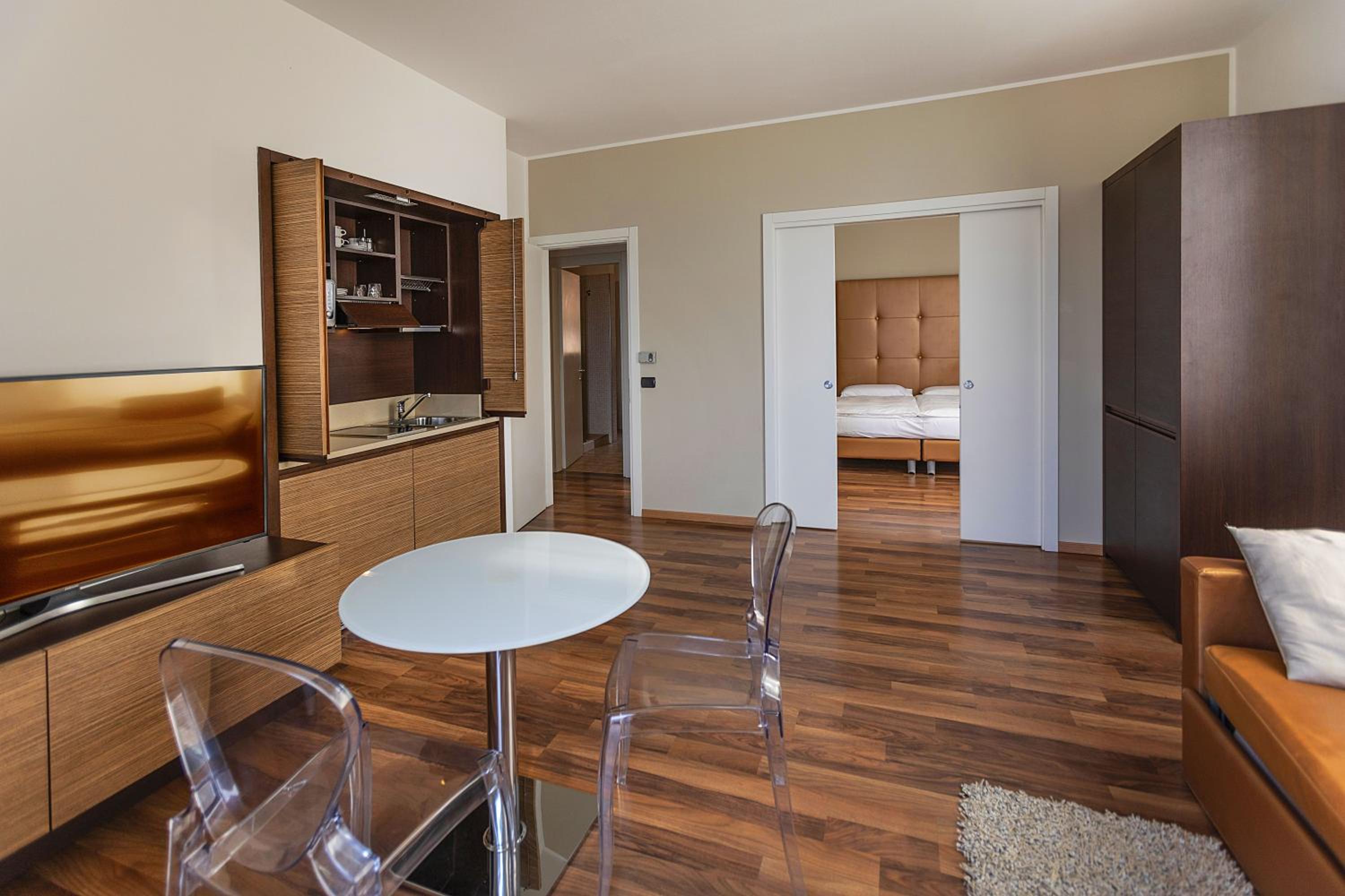 Apartment with Lake View