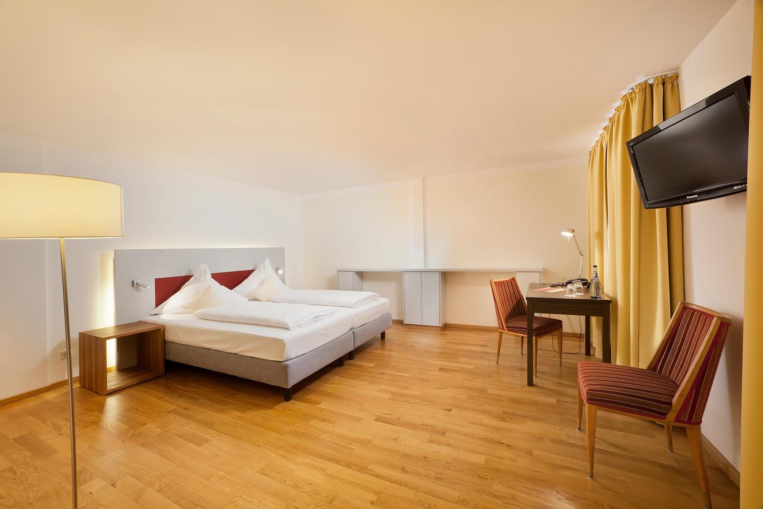 Double Room - Photo 9