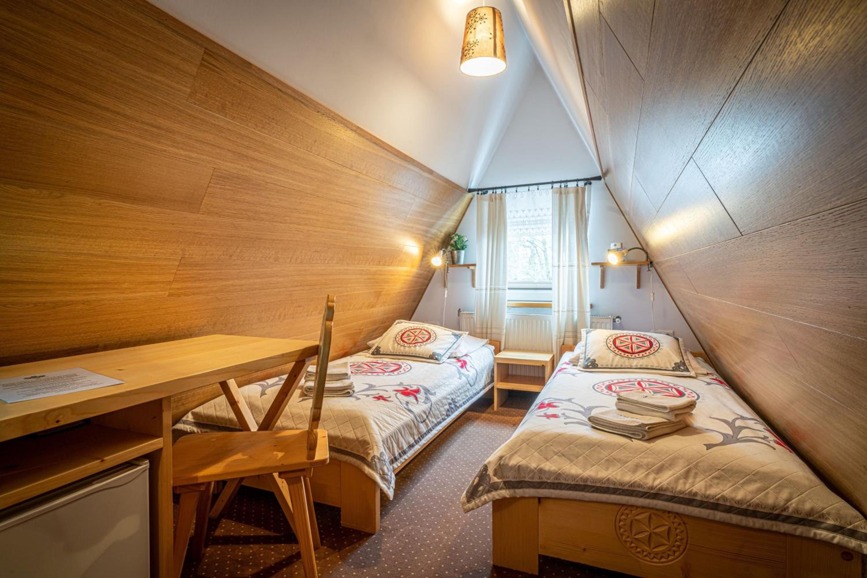 Economy Twin Room with External Bathroom