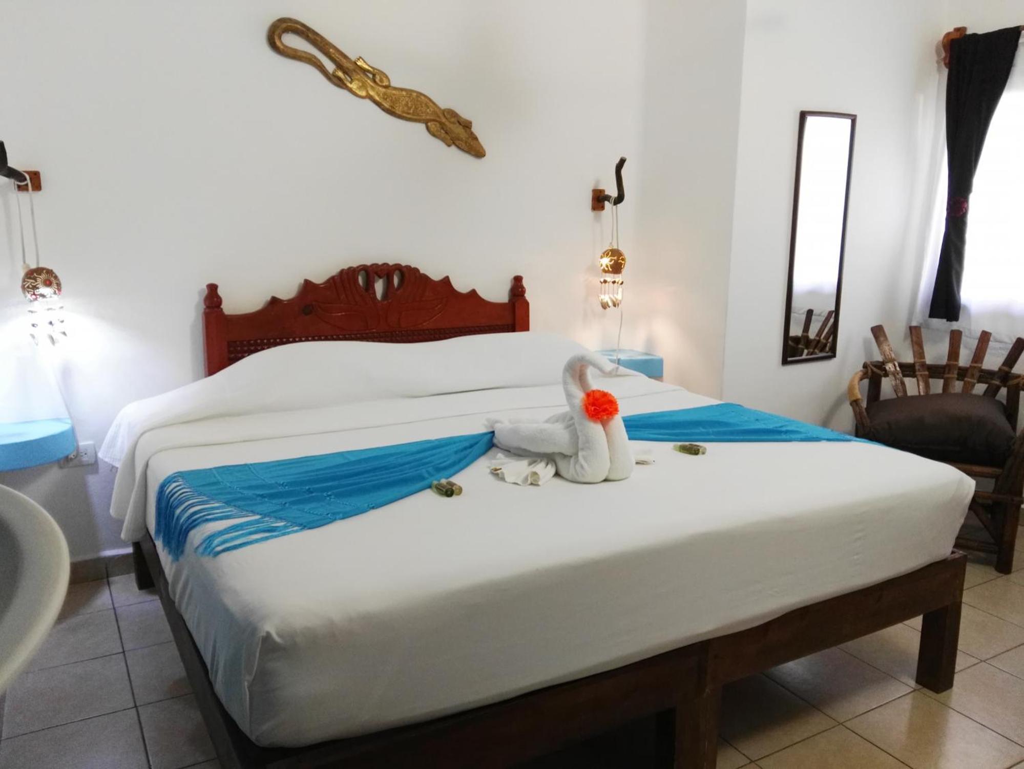 King or Twin Room - Photo 7