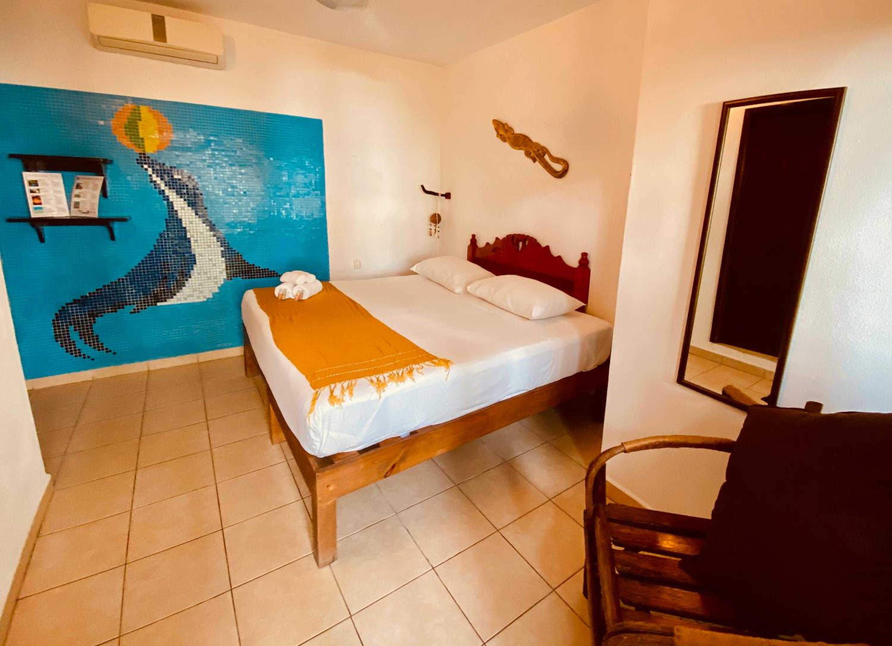King or Twin Room - Photo 8