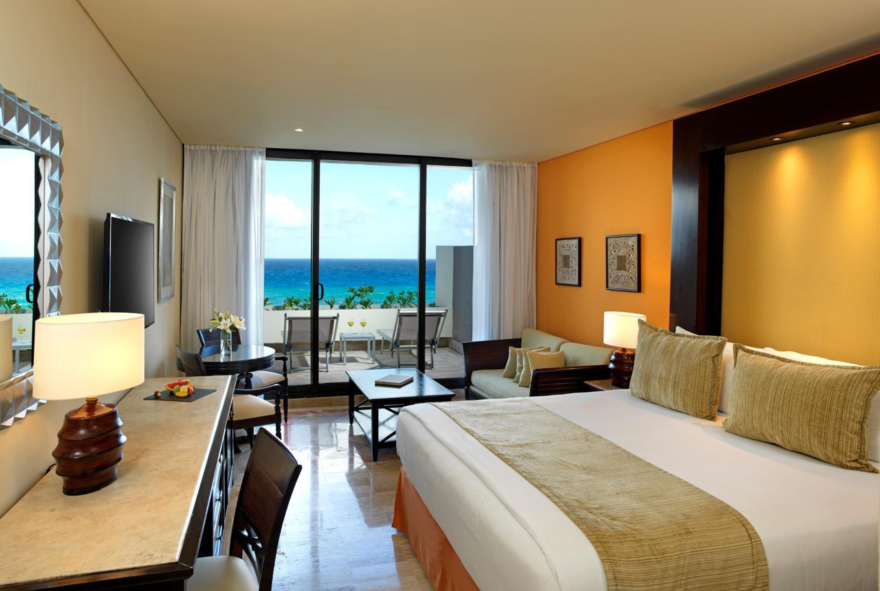 Junior Suite with Ocean View thumbnail 5