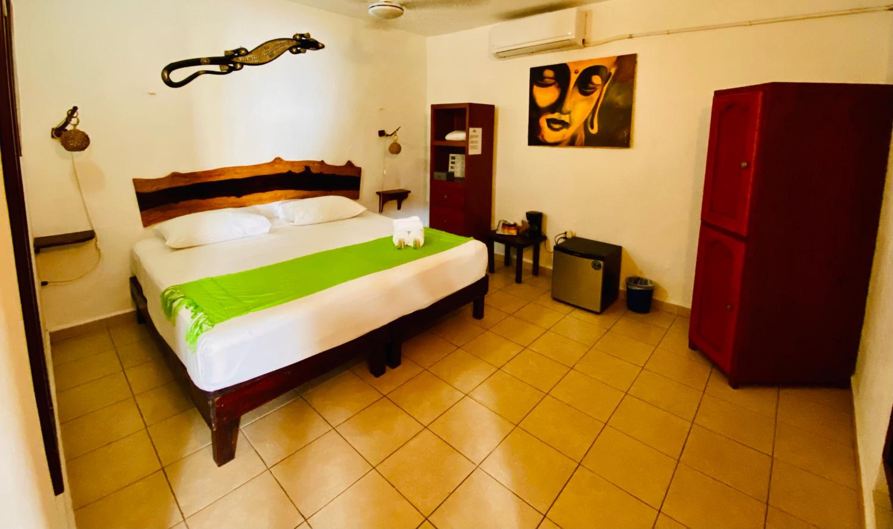King or Twin Room - Photo 1