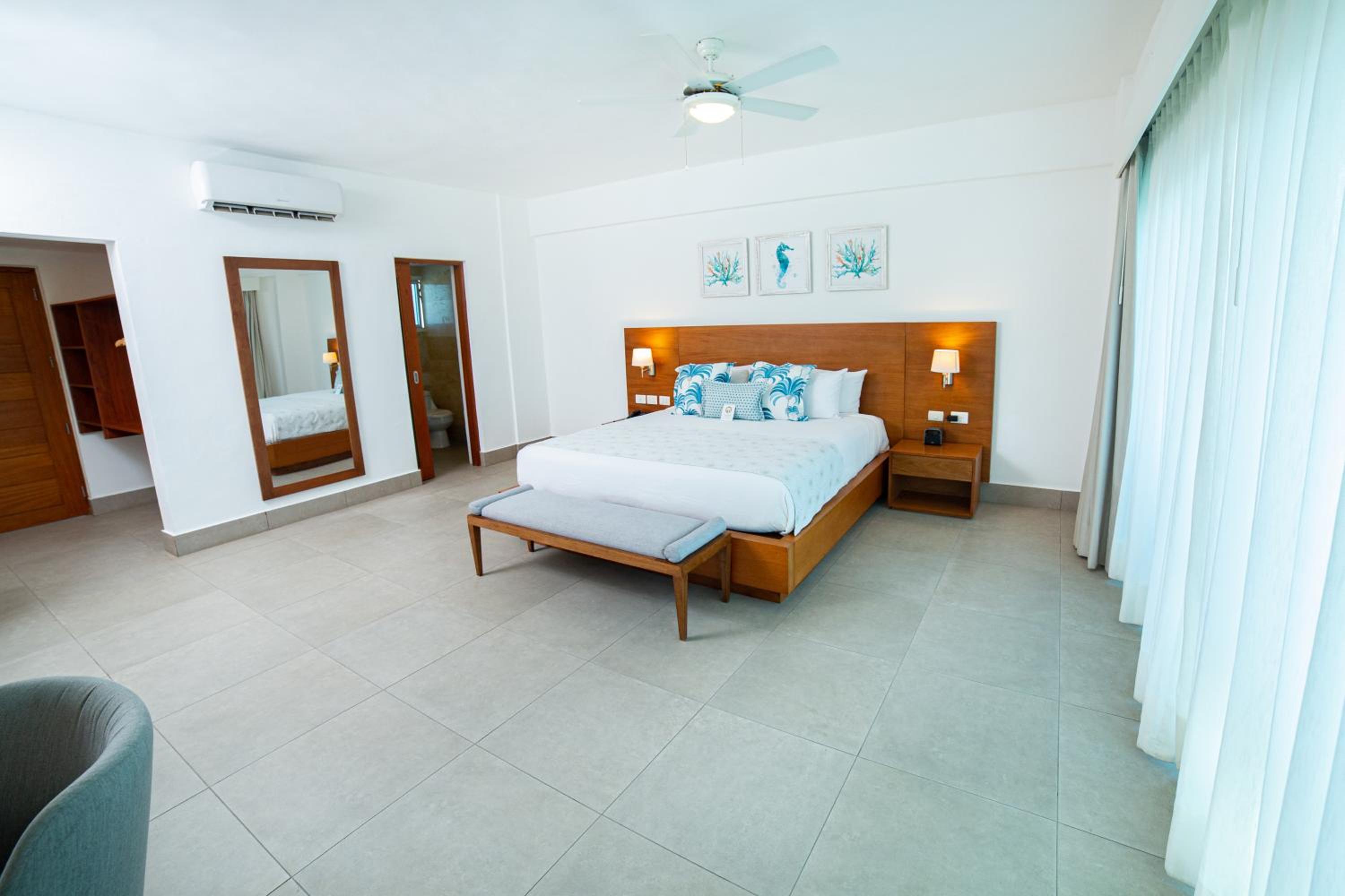 Apartment with Pool View  - Photo 1