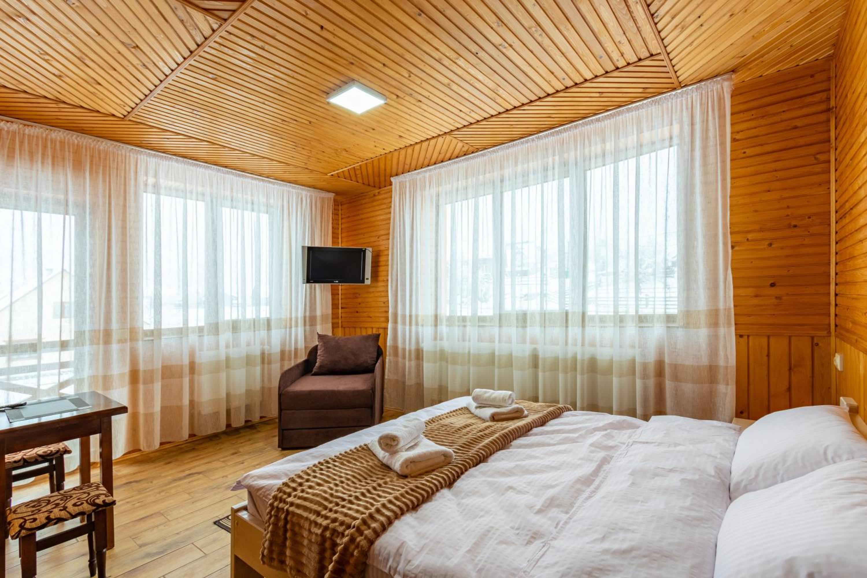 Deluxe Twin Room photo 3