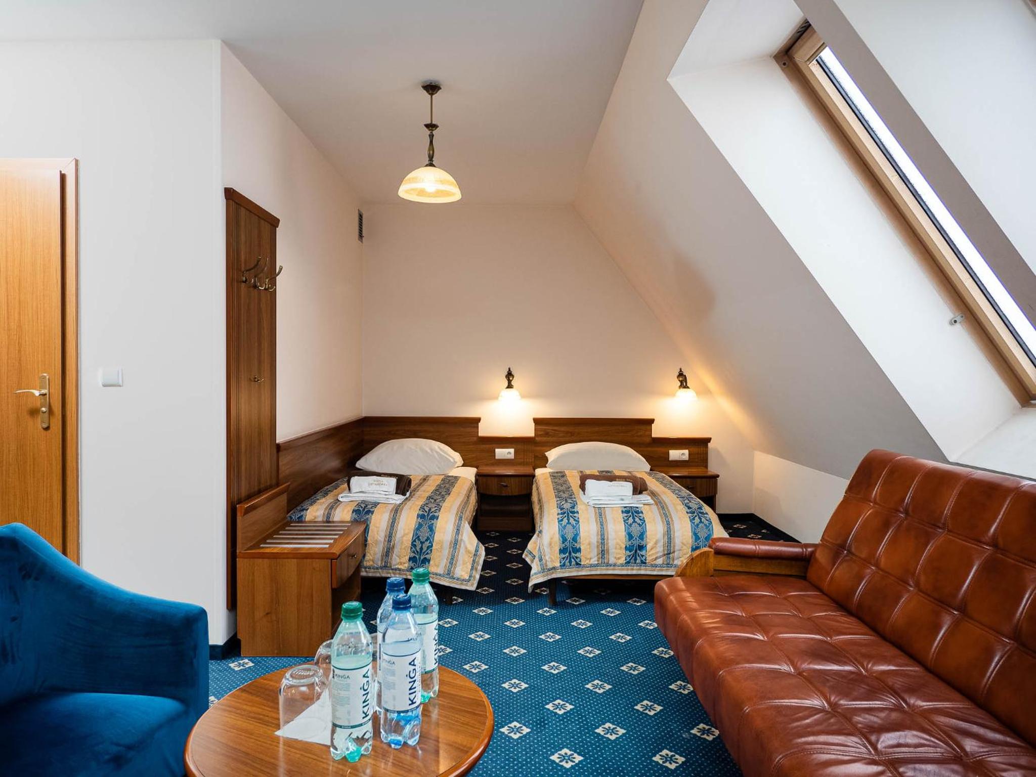 Quadruple Room - Photo 11