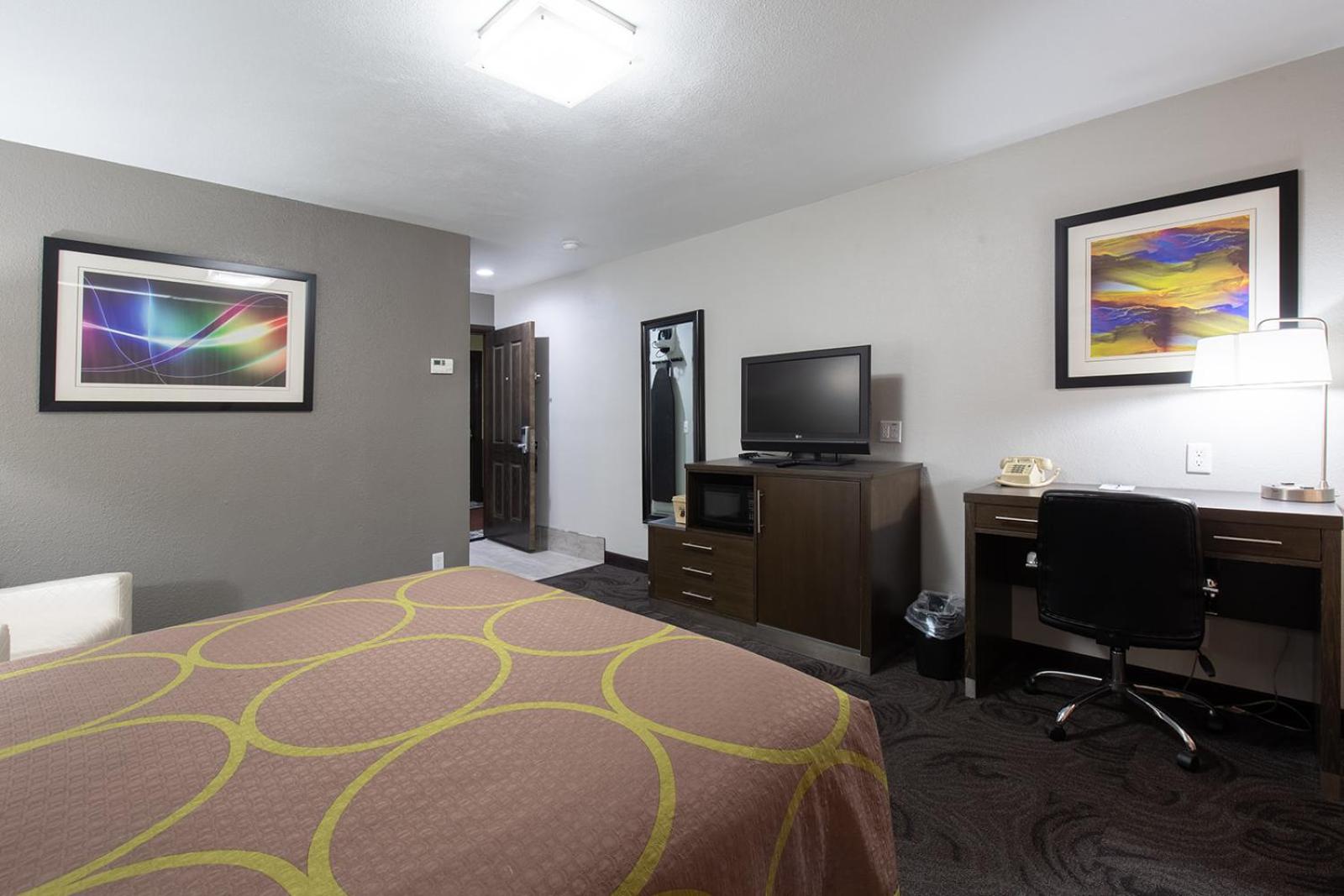 Queen Room - Non-Smoking - Photo 2
