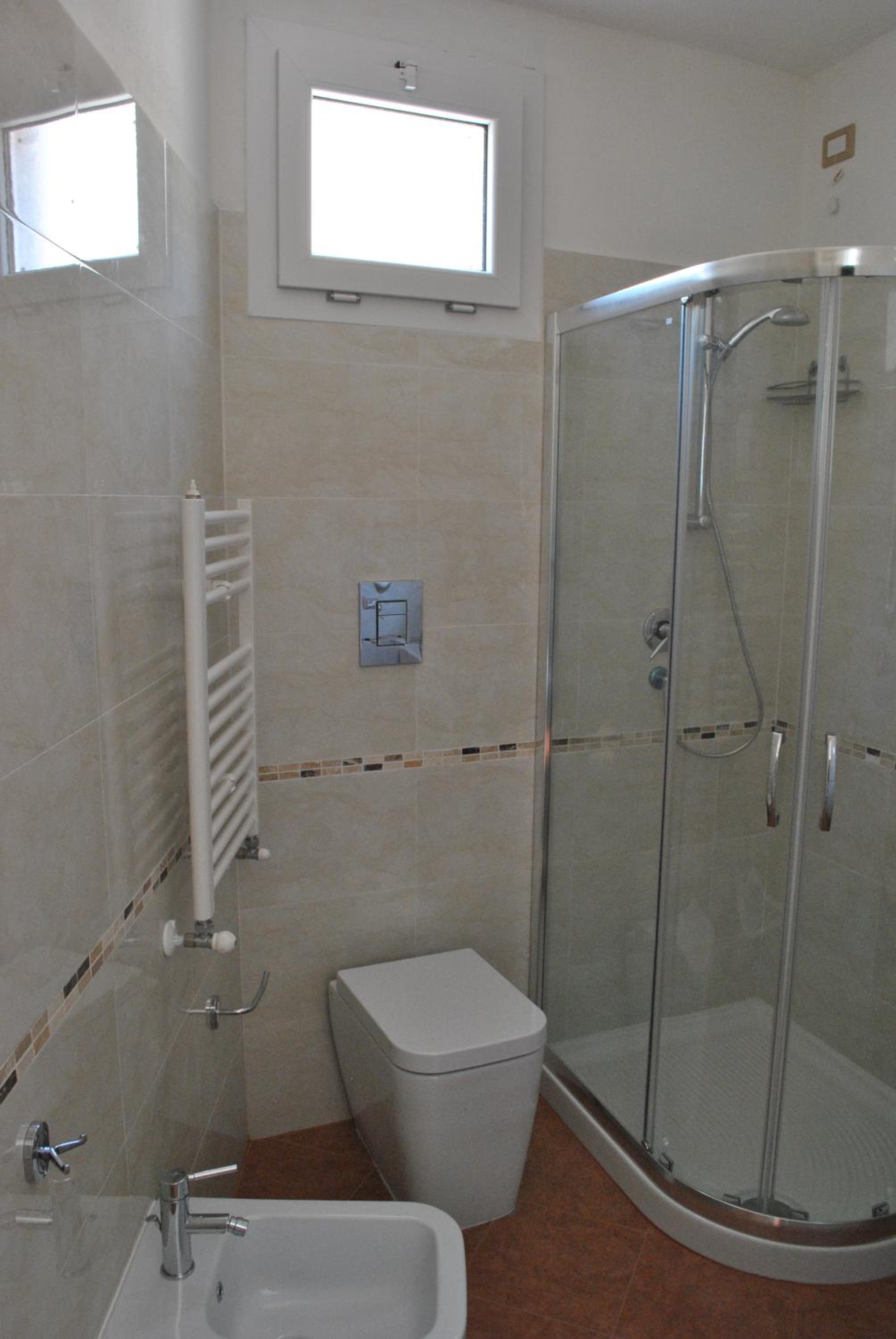 Double Room - Photo 10