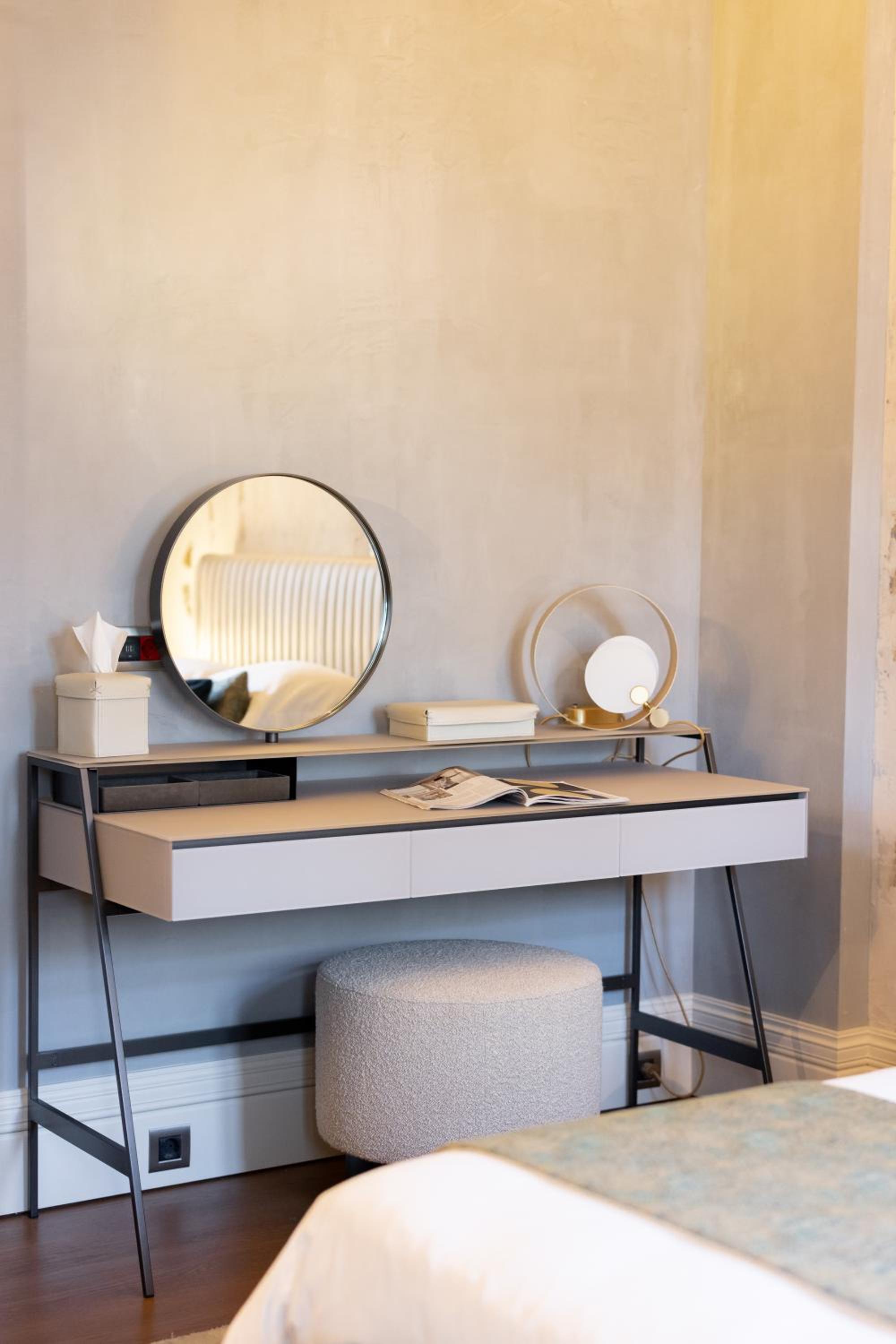 Deluxe Junior Suite - Photo 11