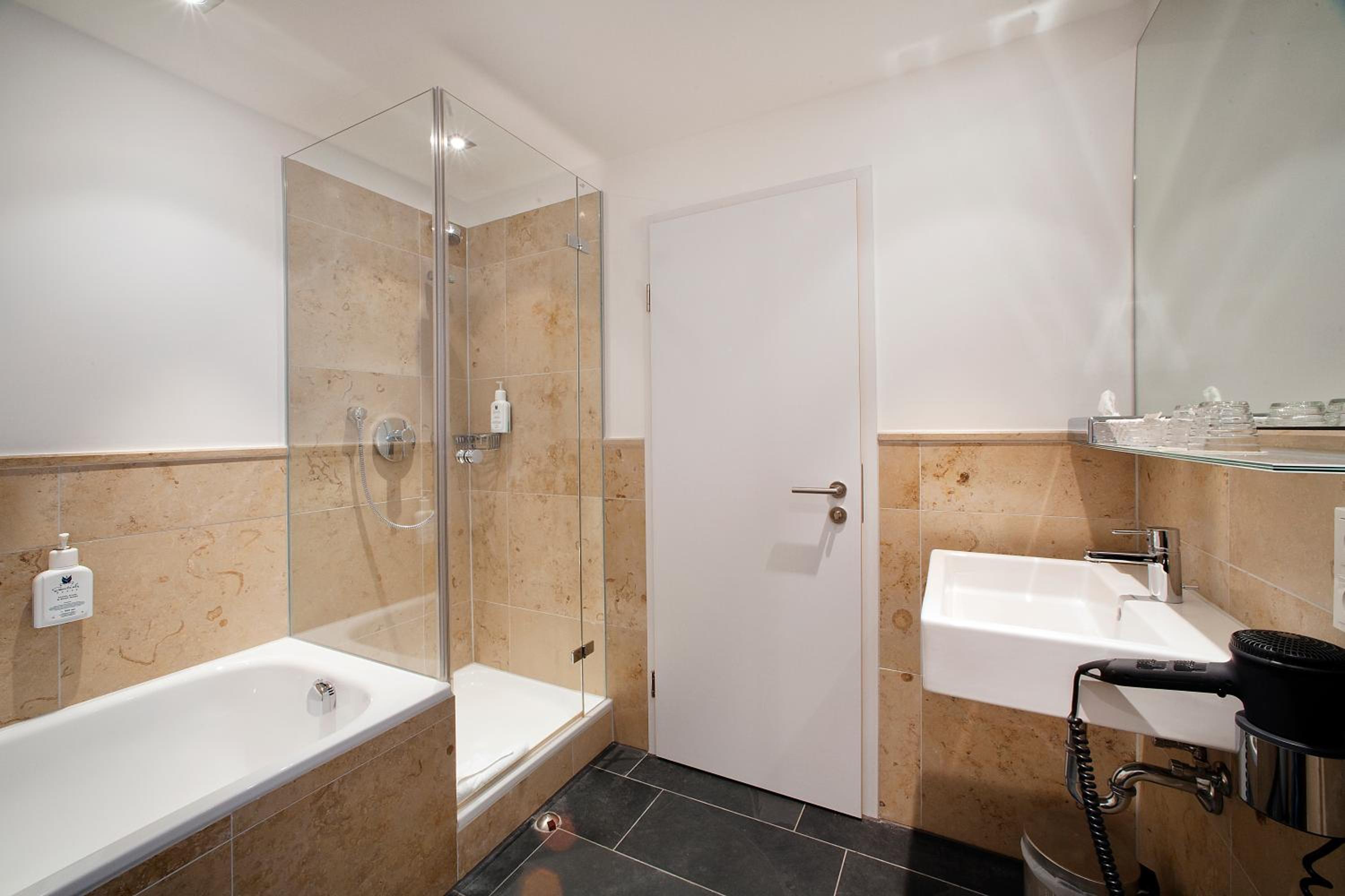 Double Room - Photo 2