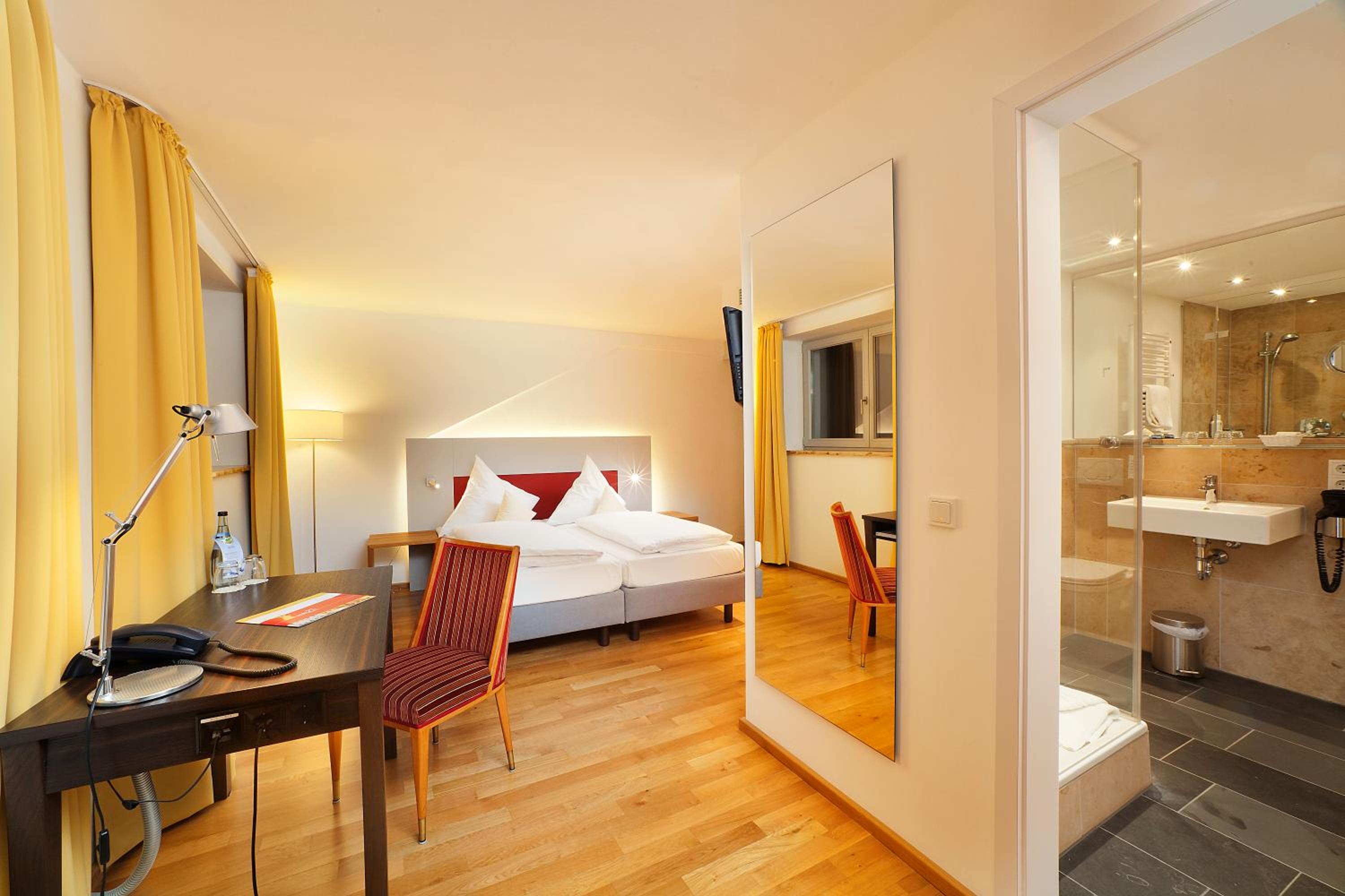 Double Room - Photo 10
