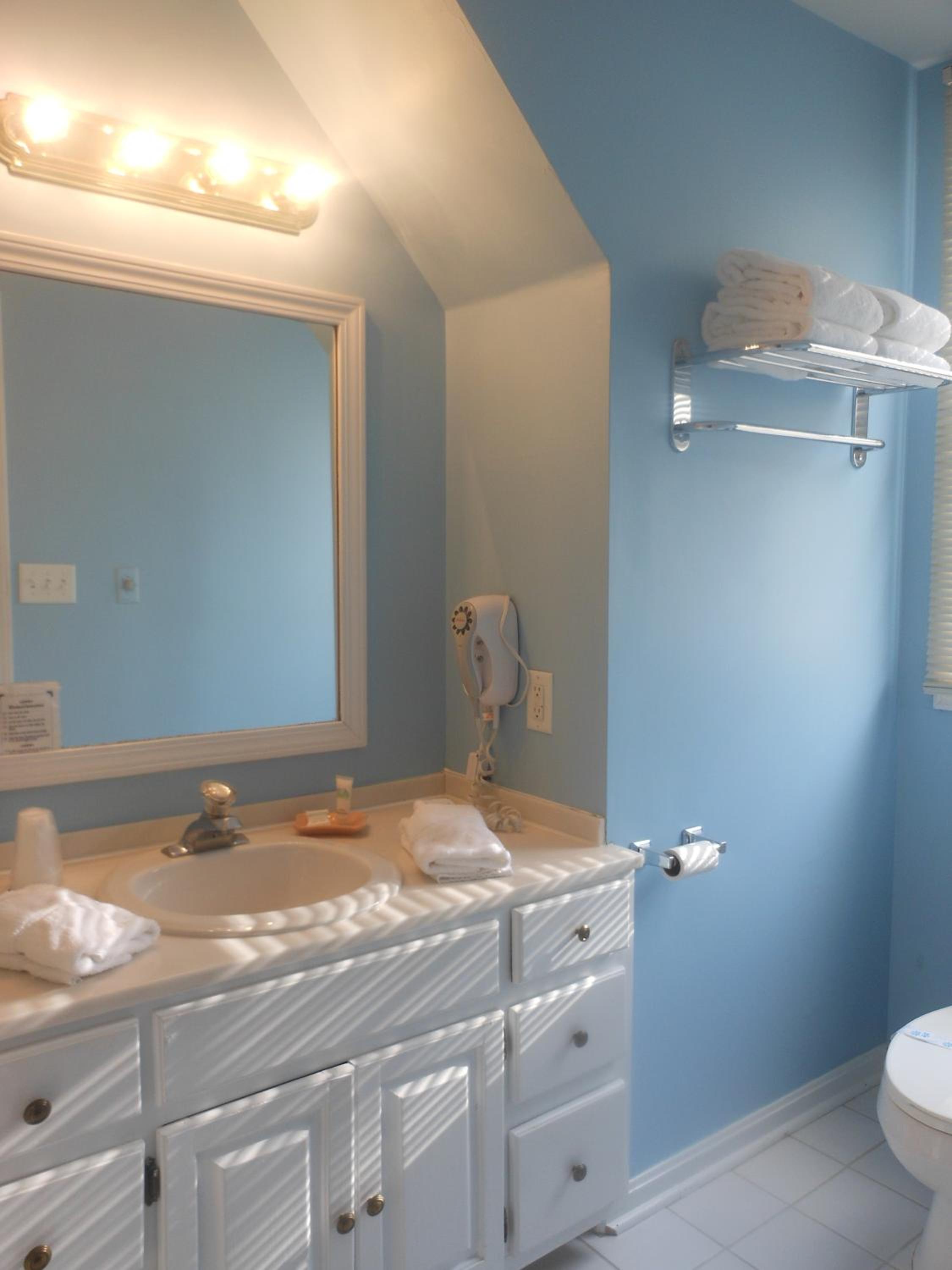 Queen Townhouse - Photo 3