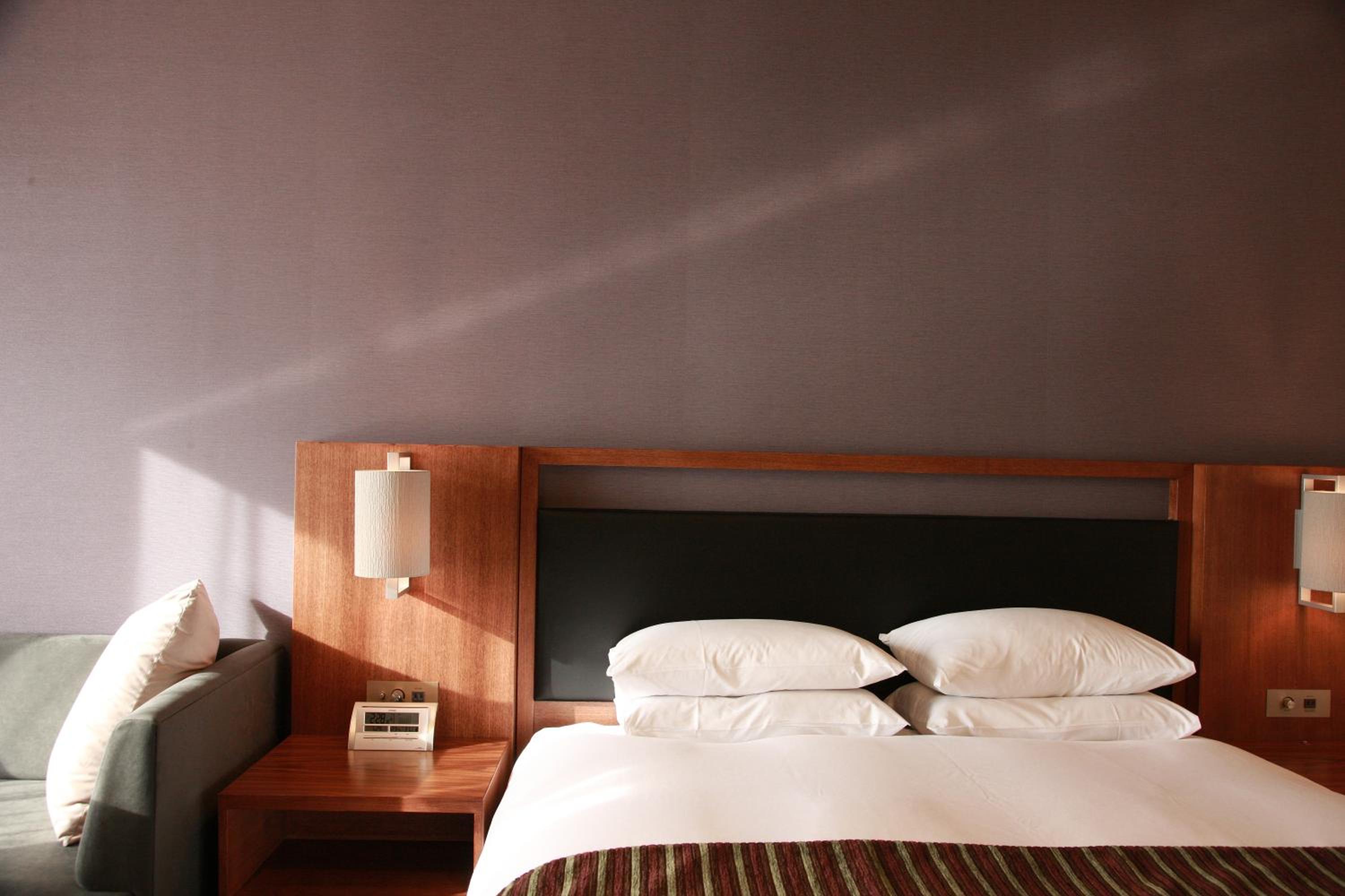Deluxe Double Room - Smoking - Photo 3