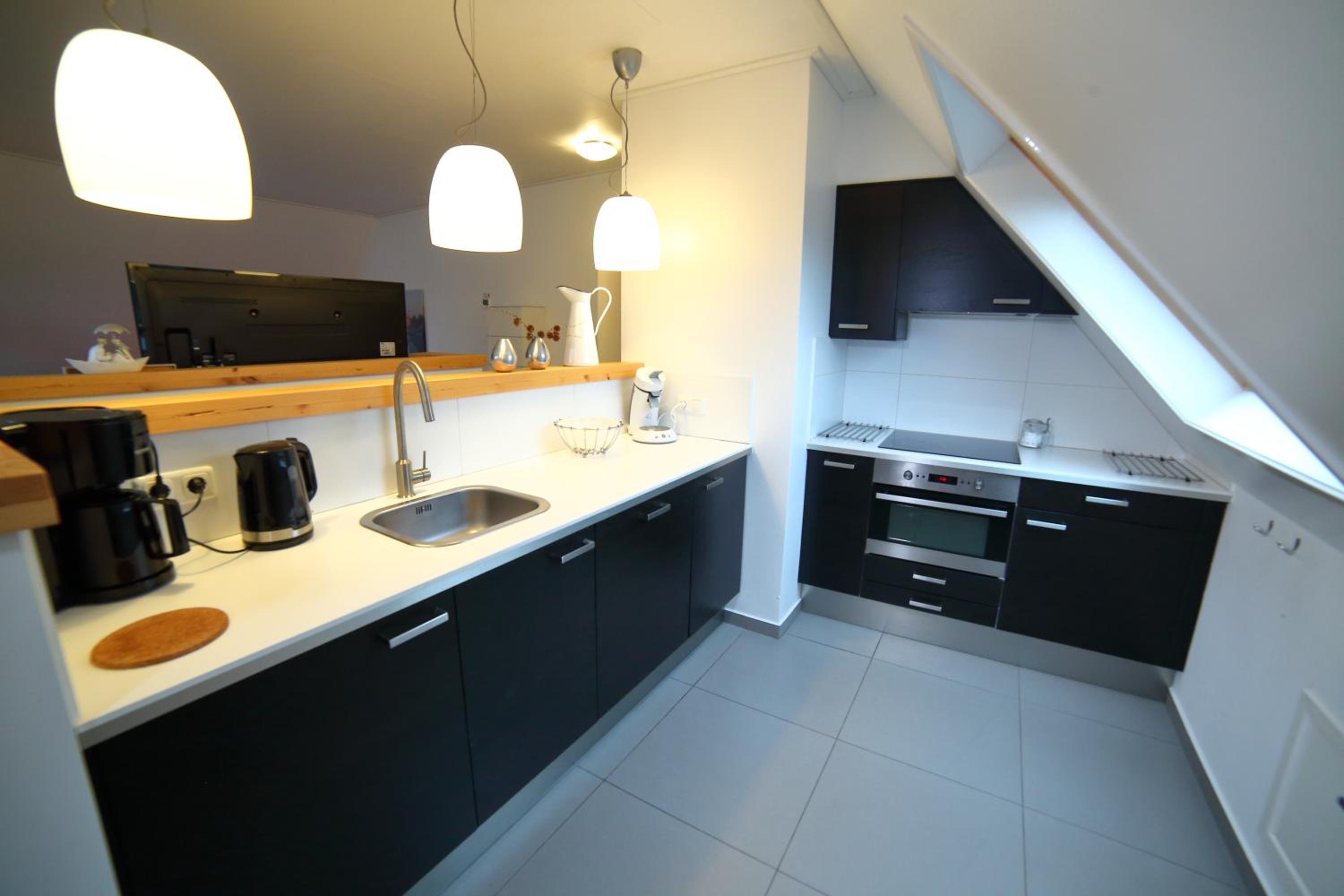 Apartment with Balcony - Photo 21