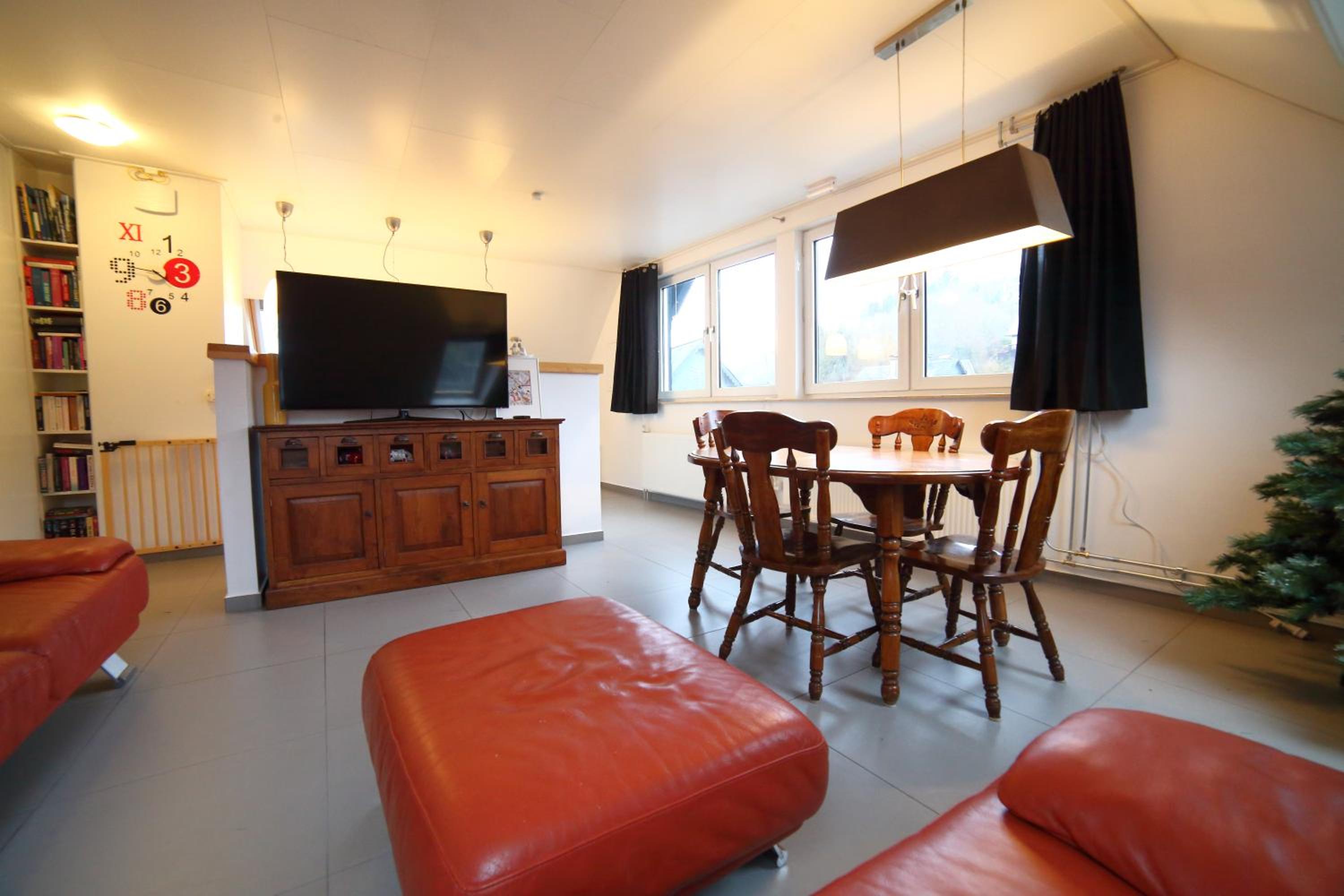 Apartment with Balcony - Photo 3