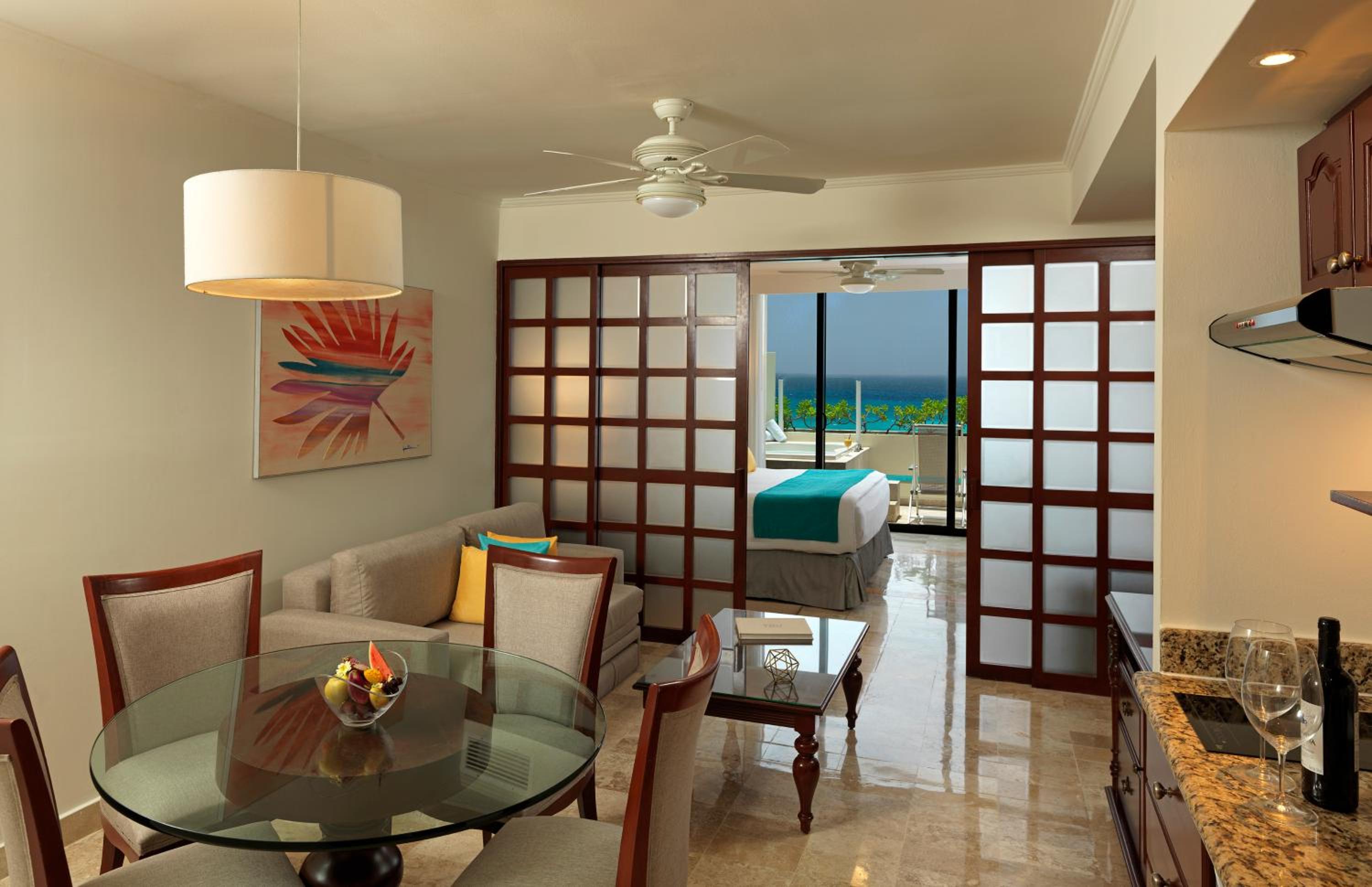 Premium Suite Sunset View thumbnail 5