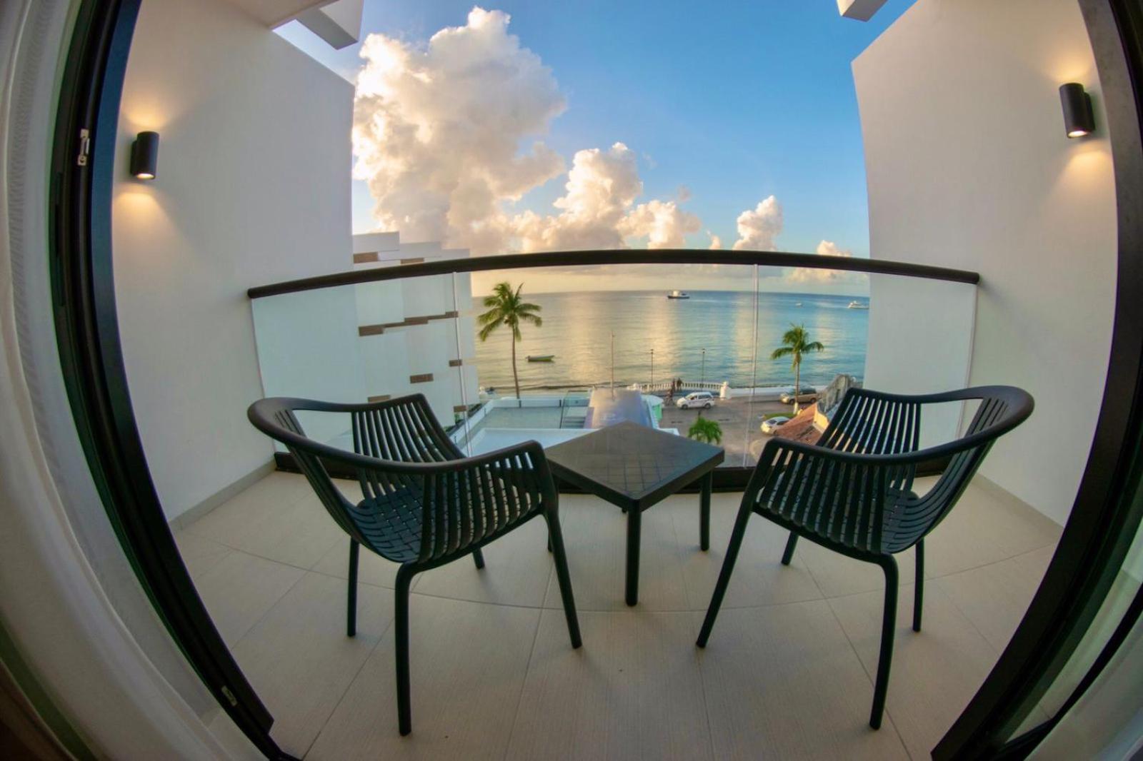 Superior King Room - Photo 7