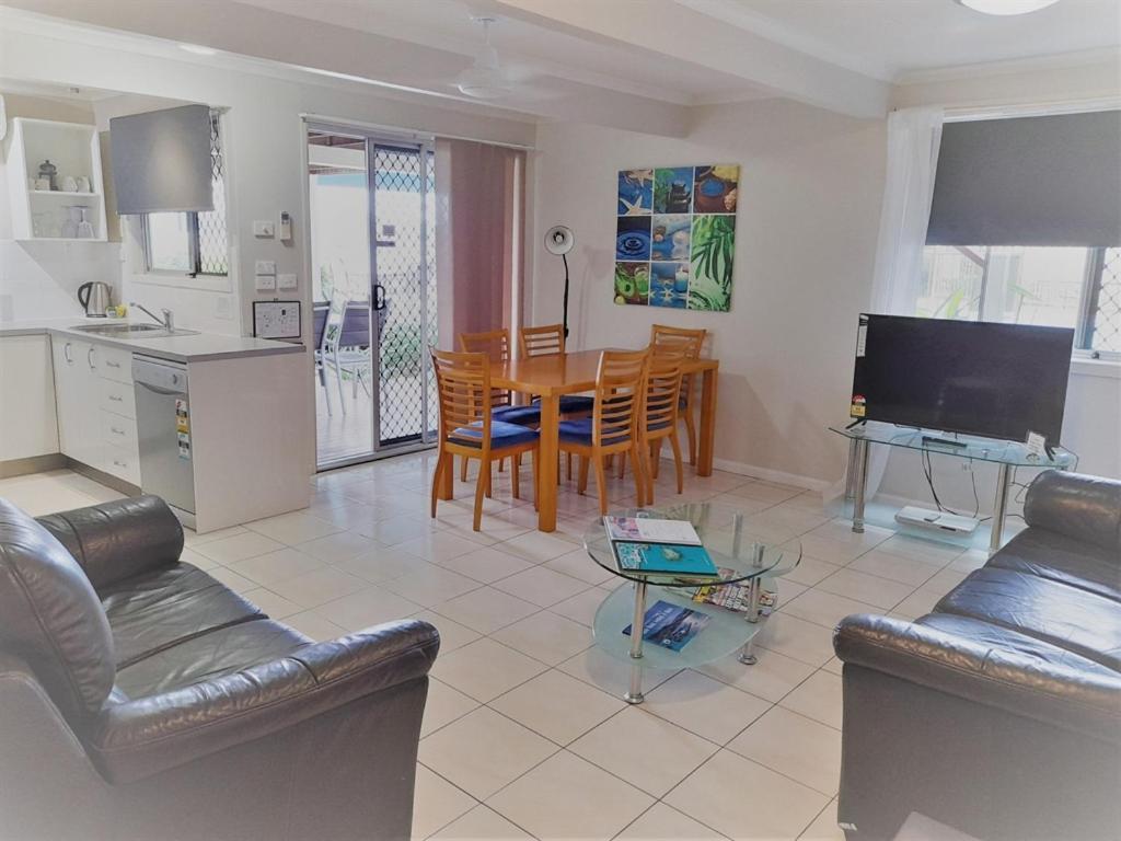 One bedroom Poolside Apartment  photo 1