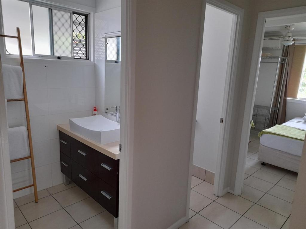 One bedroom Poolside Apartment  photo 3