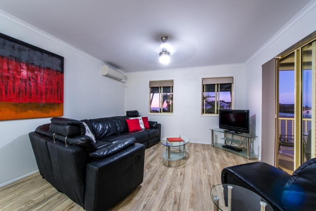 One Bedroom Sea View Apartment with Twin Beds