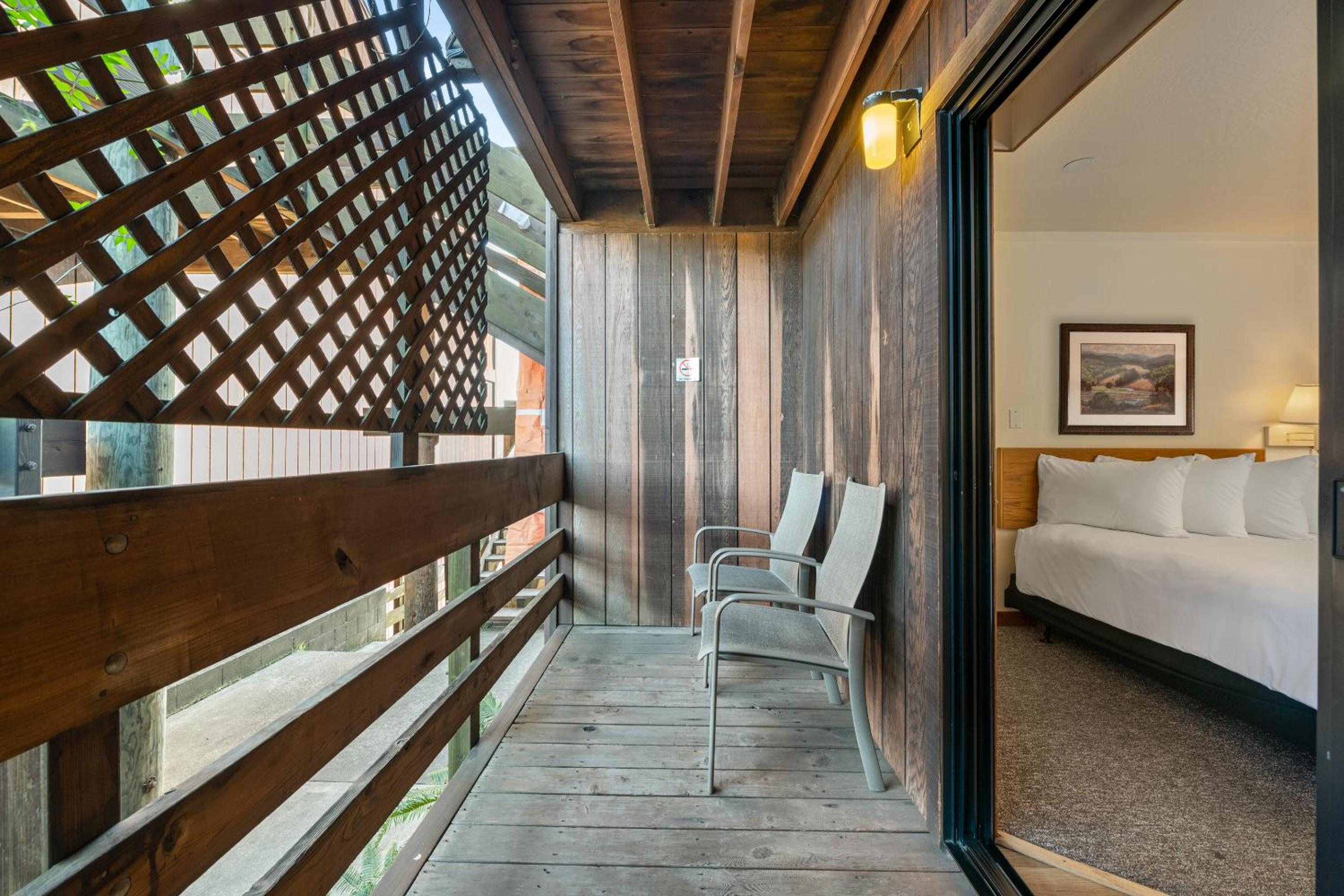 Queen Room with Balcony photo 3