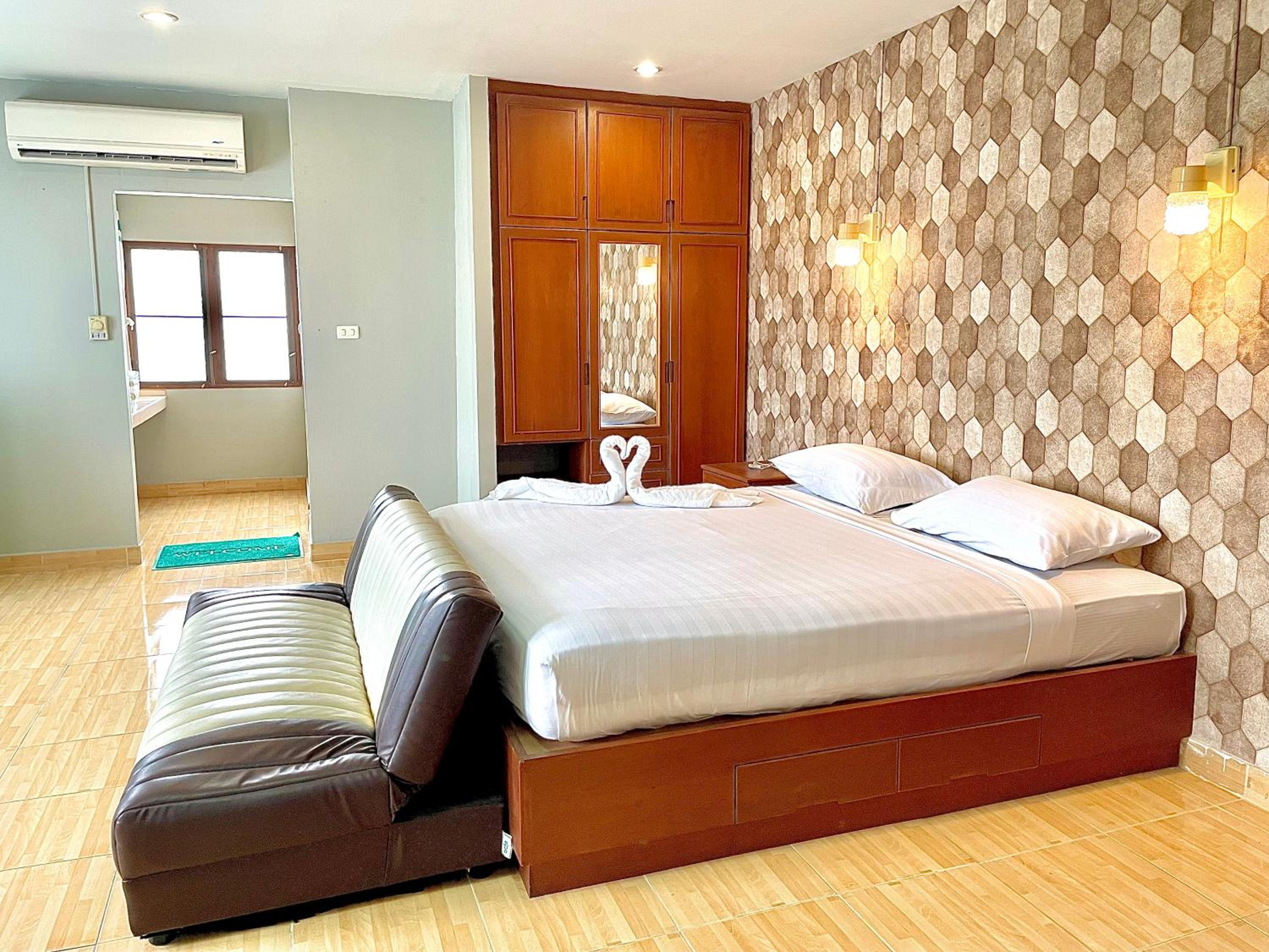 Superior Triple Room - Photo 12