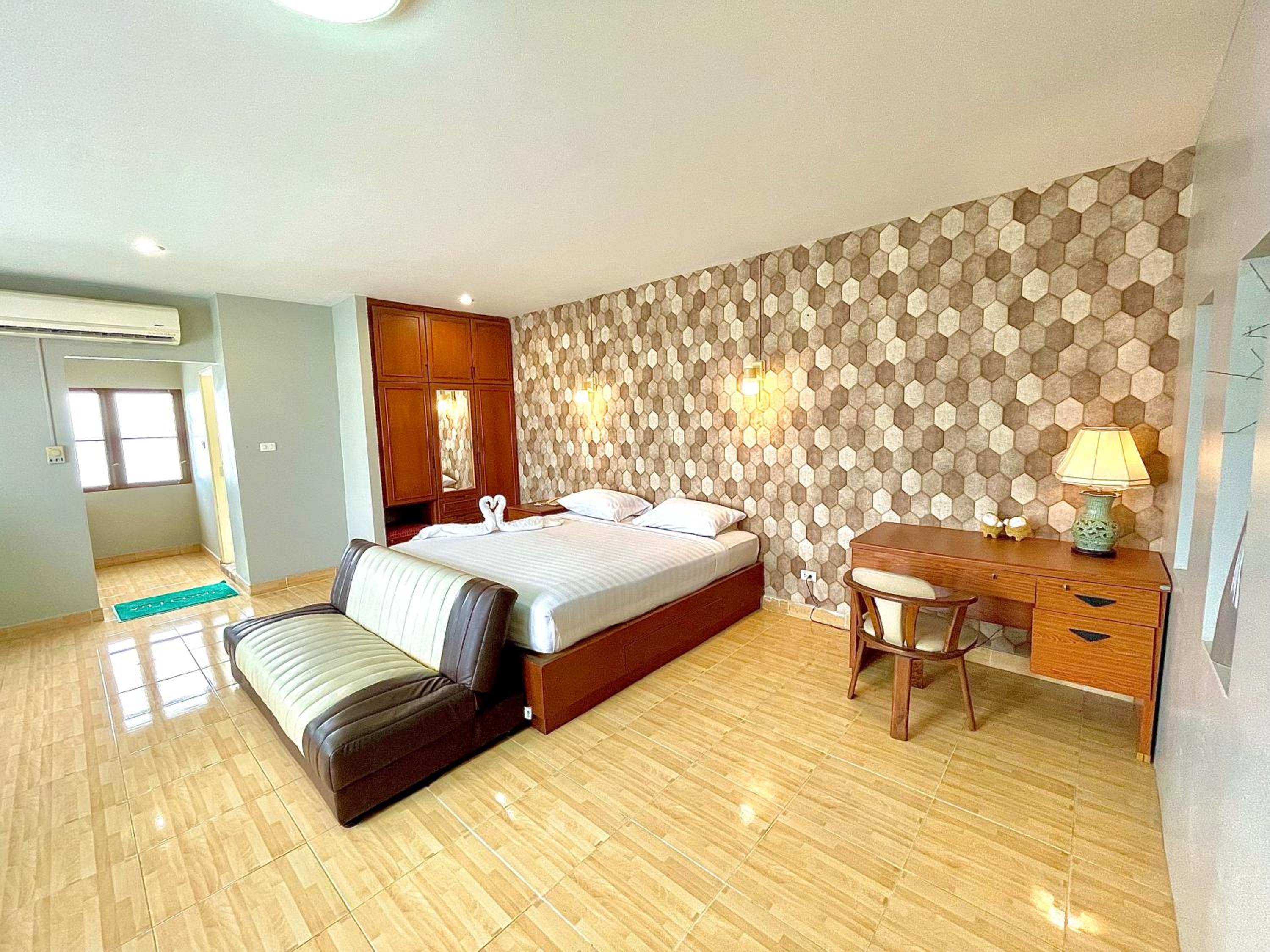 Superior Triple Room - Photo 11