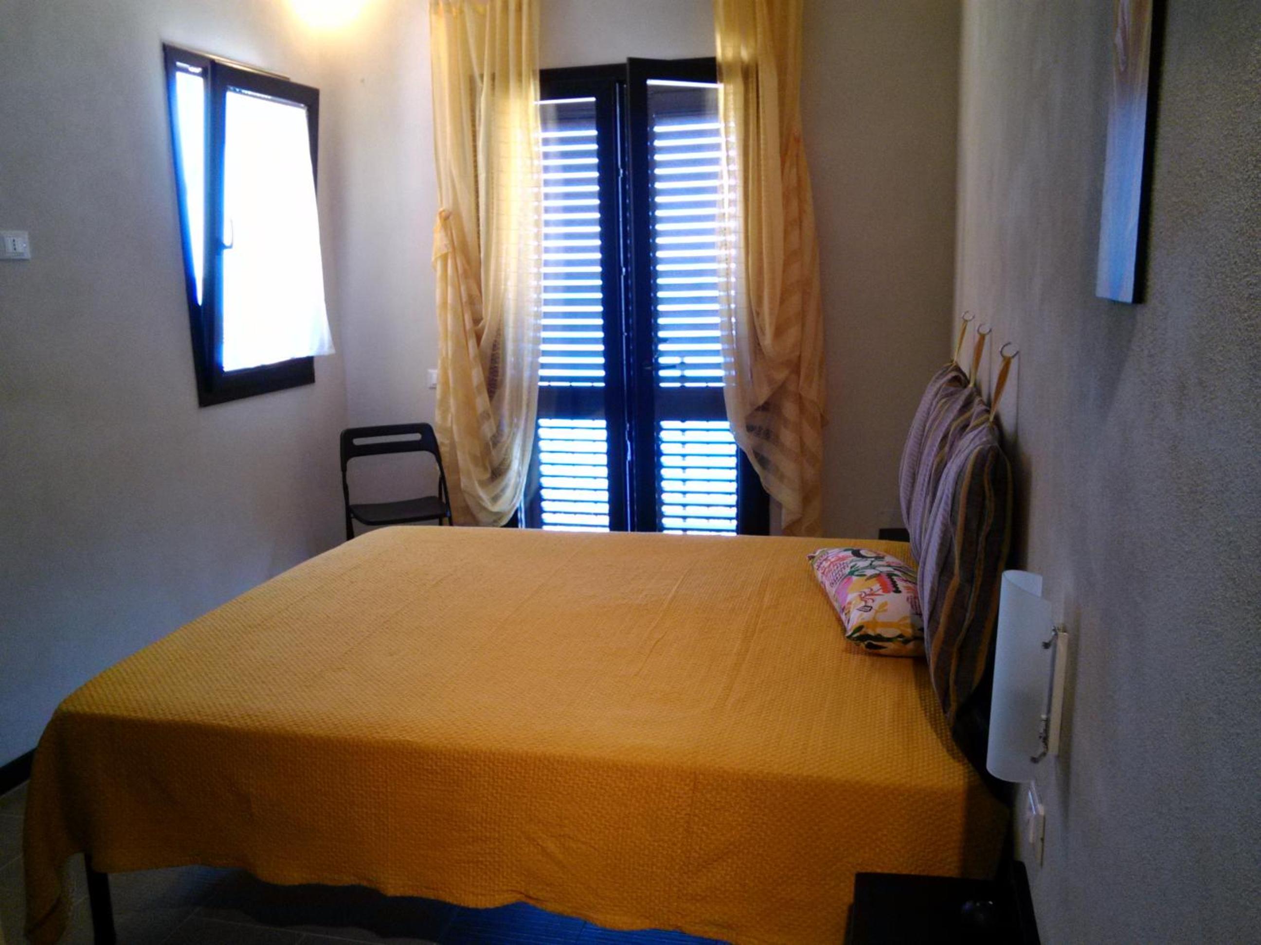Two-Bedroom House - Photo 24