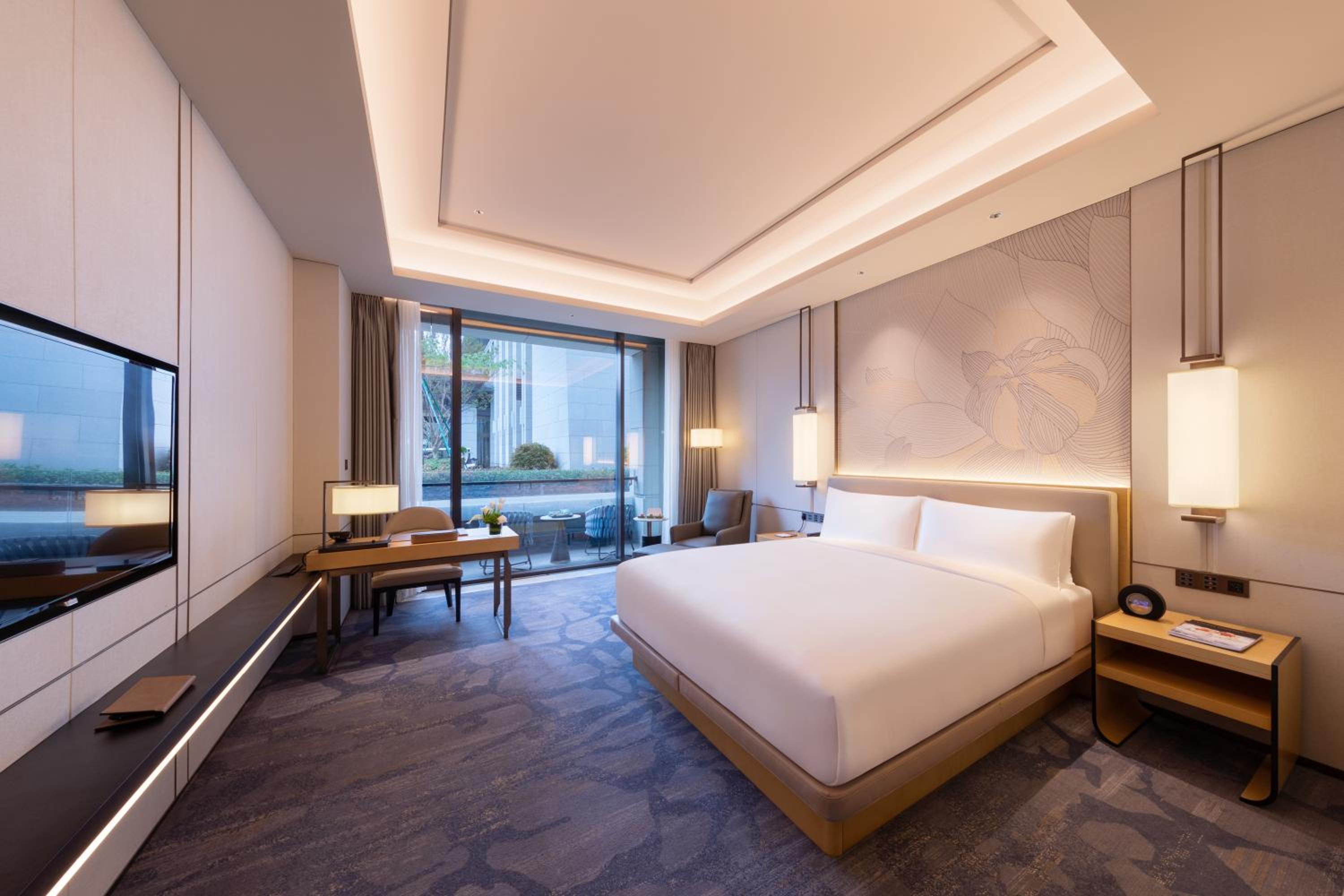 Classic Room with Balcony - Photo 1
