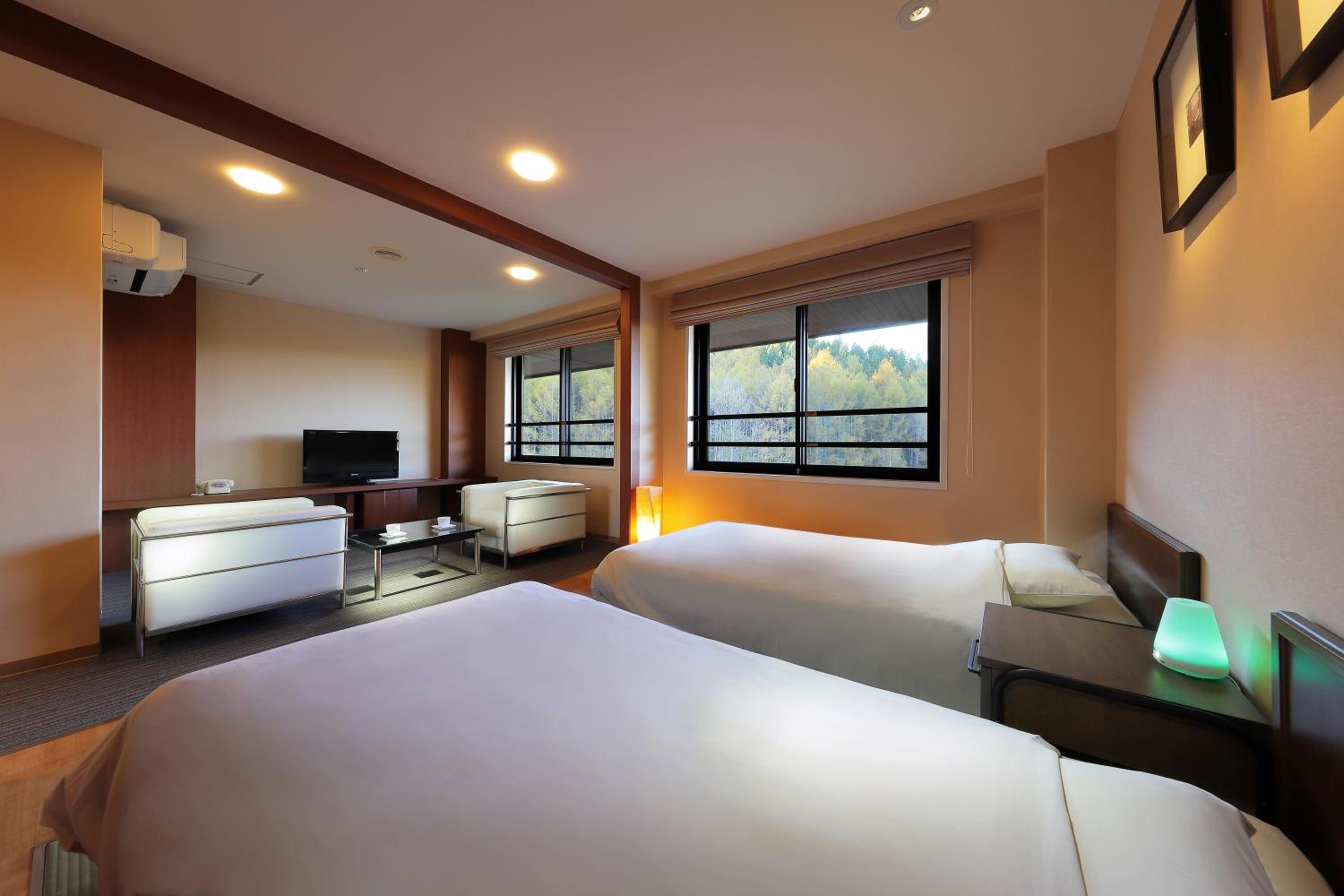 Twin Room - Non-Smoking - Photo 6
