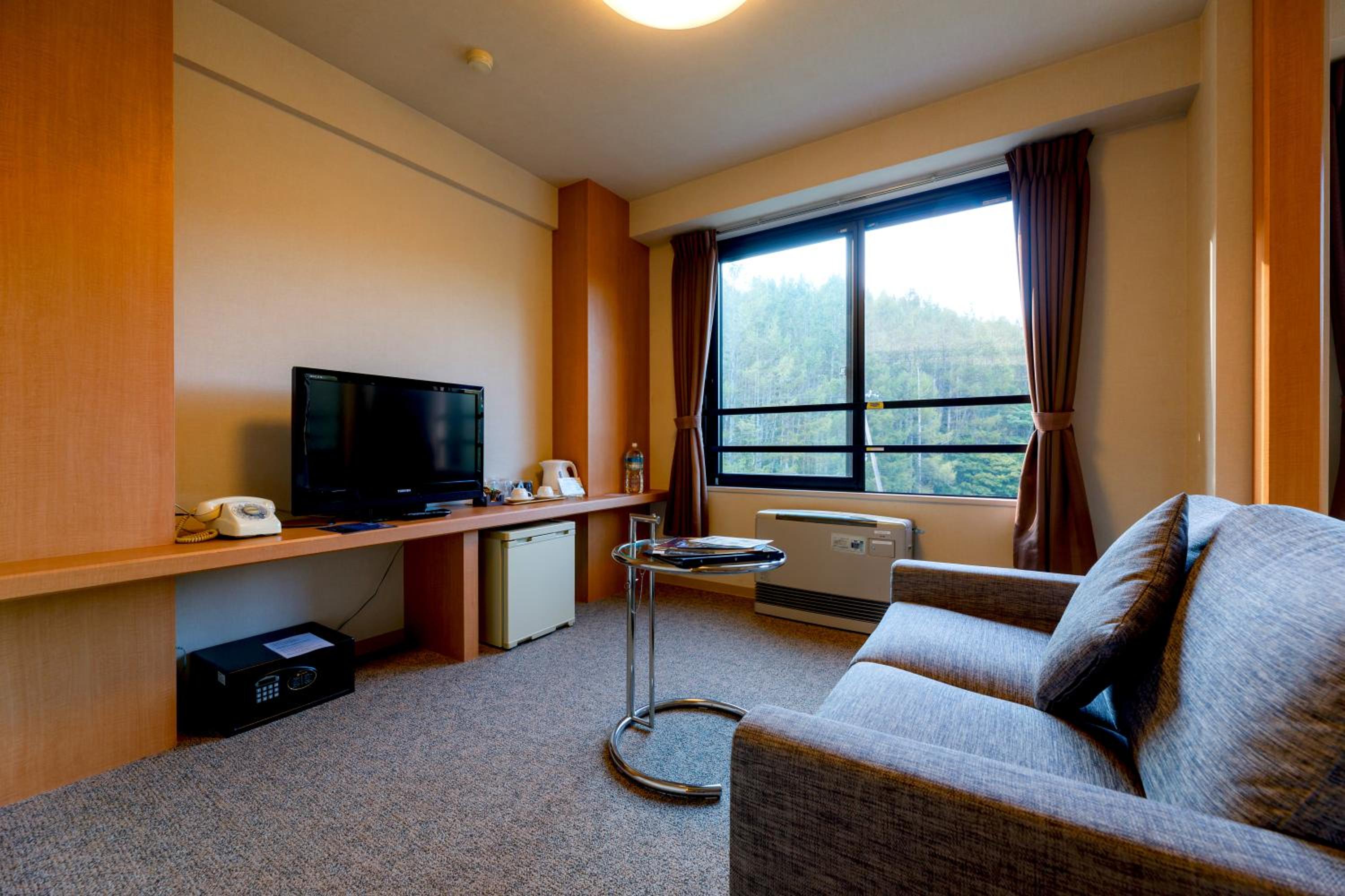 Twin Room - Non-Smoking - Photo 4