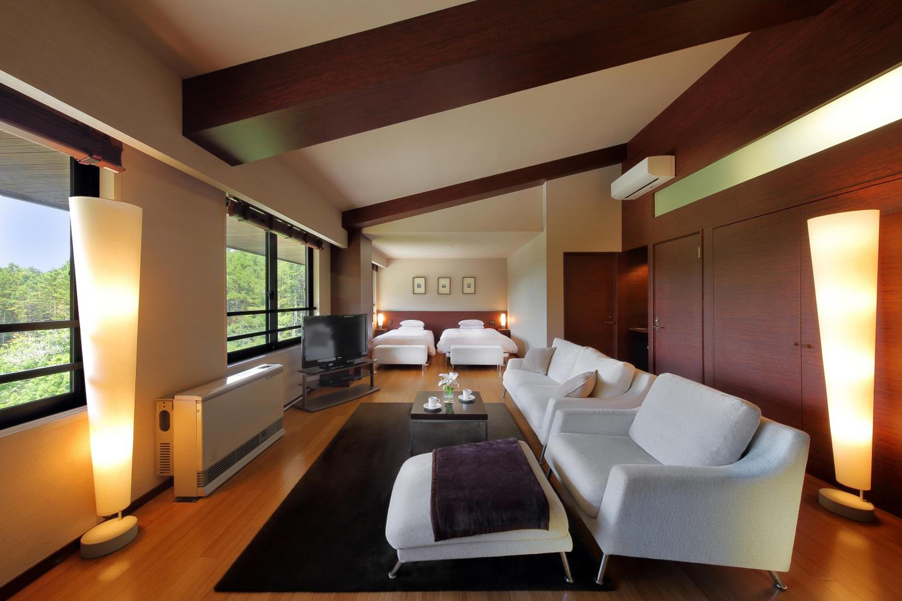 Top floor Luxury Twin Room- Non-Smoking - Photo 11